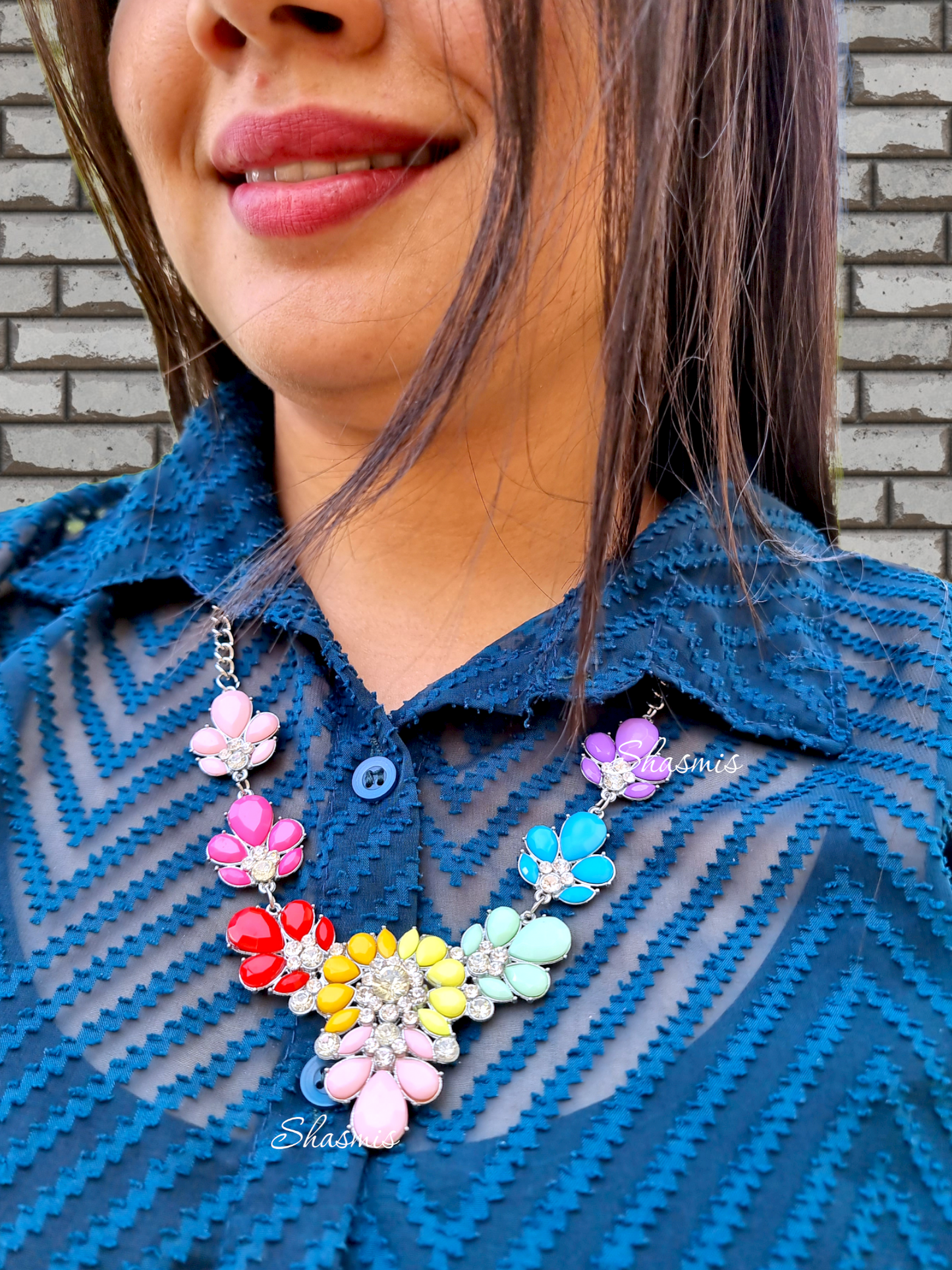 Flower Design Stones Necklace