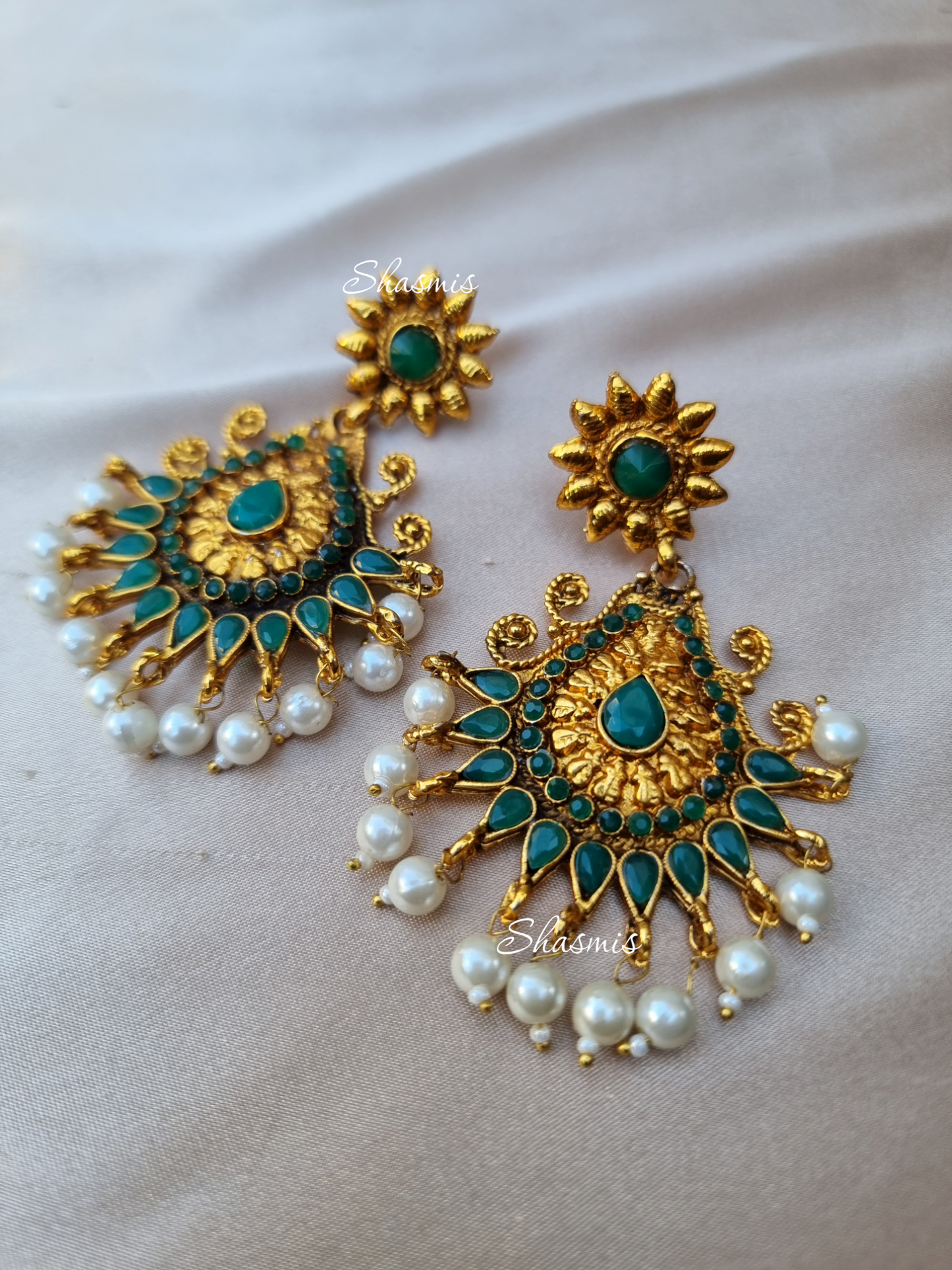 Green Stones Temple Jewellery With Earrings