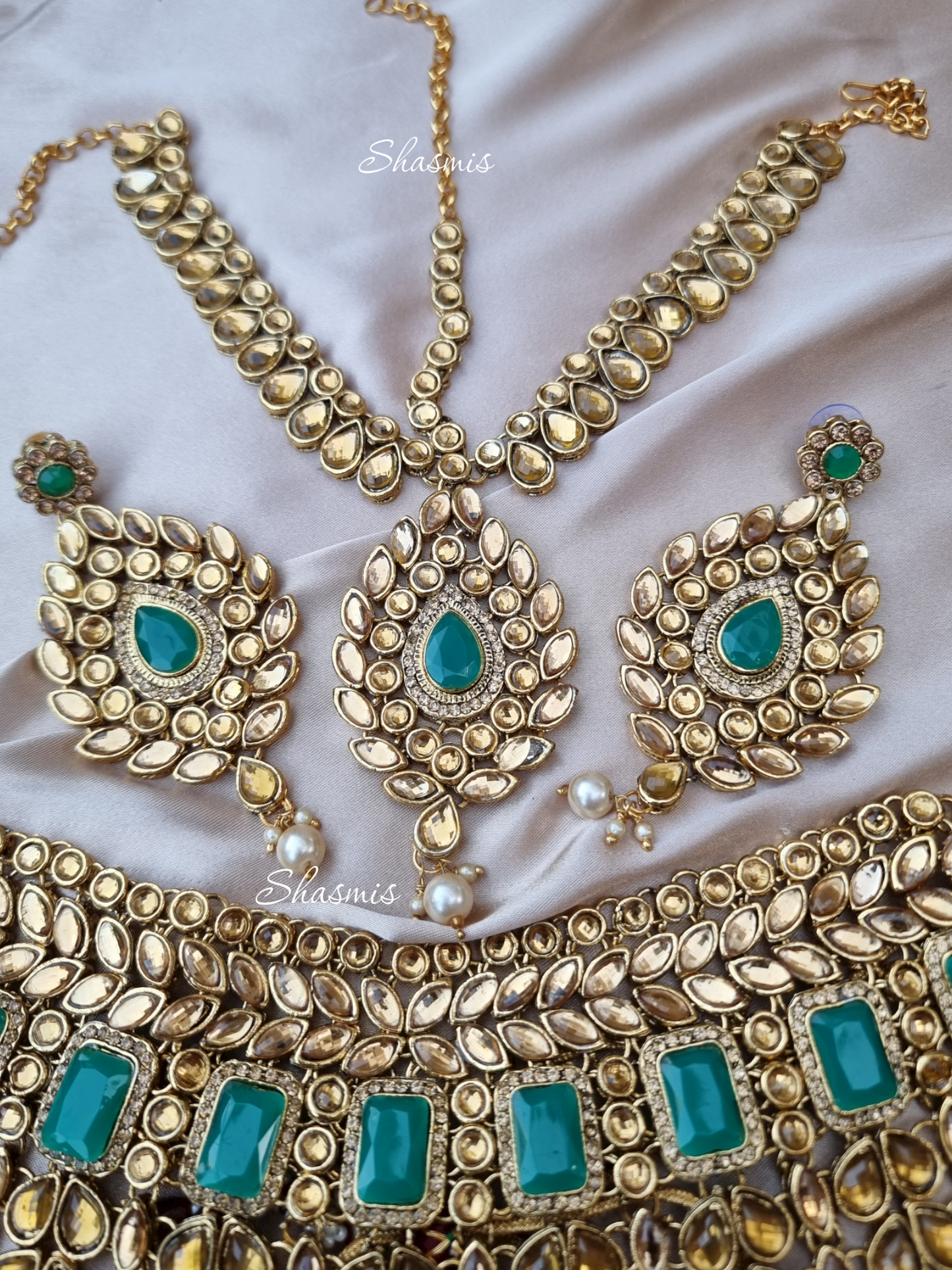 Green Color Amazing Heavy Bridal Necklace, Mathapatti and Earrings