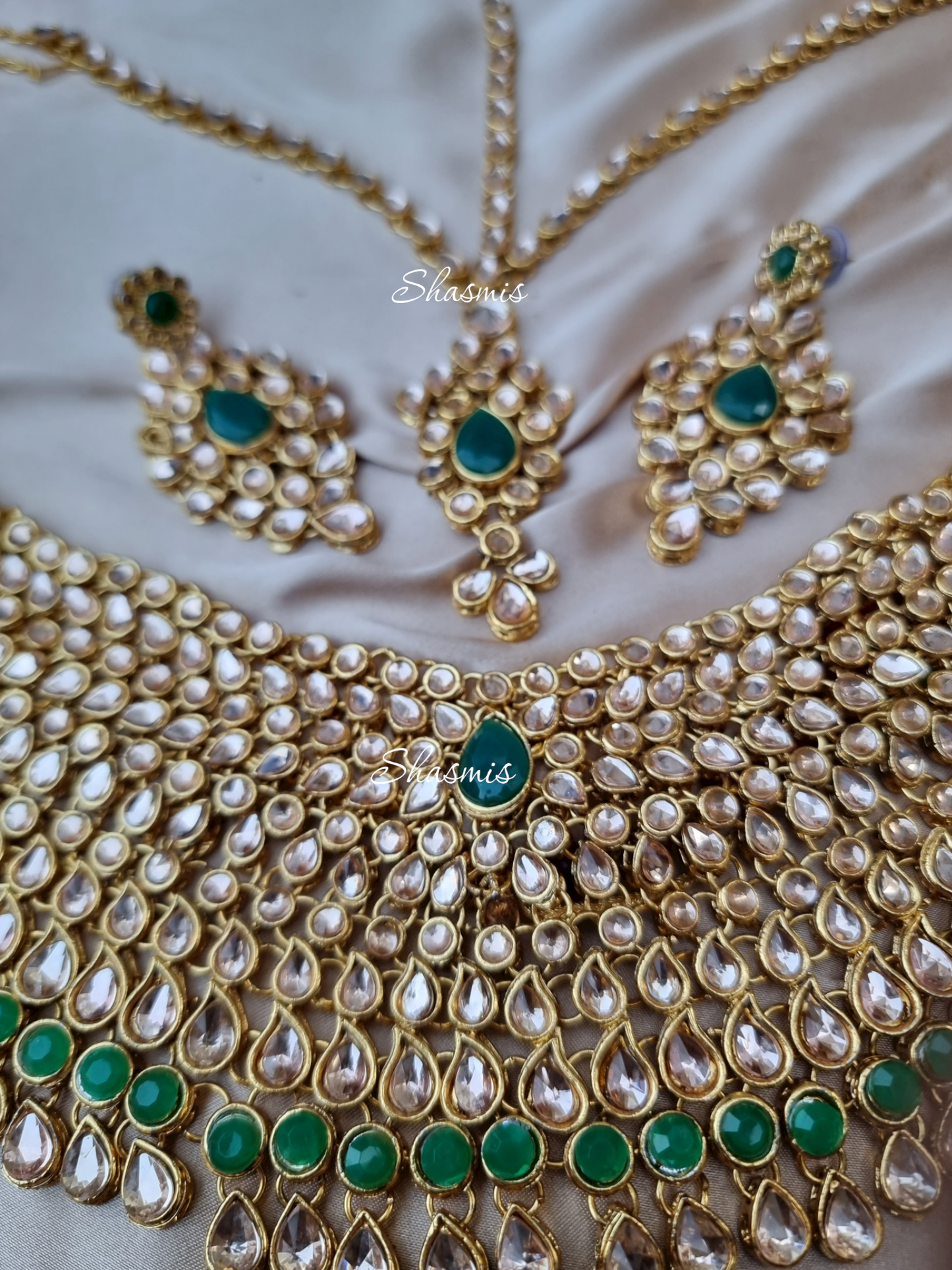 Green Color Centre Stone Bridal Necklace, Mathapatti and Earrings