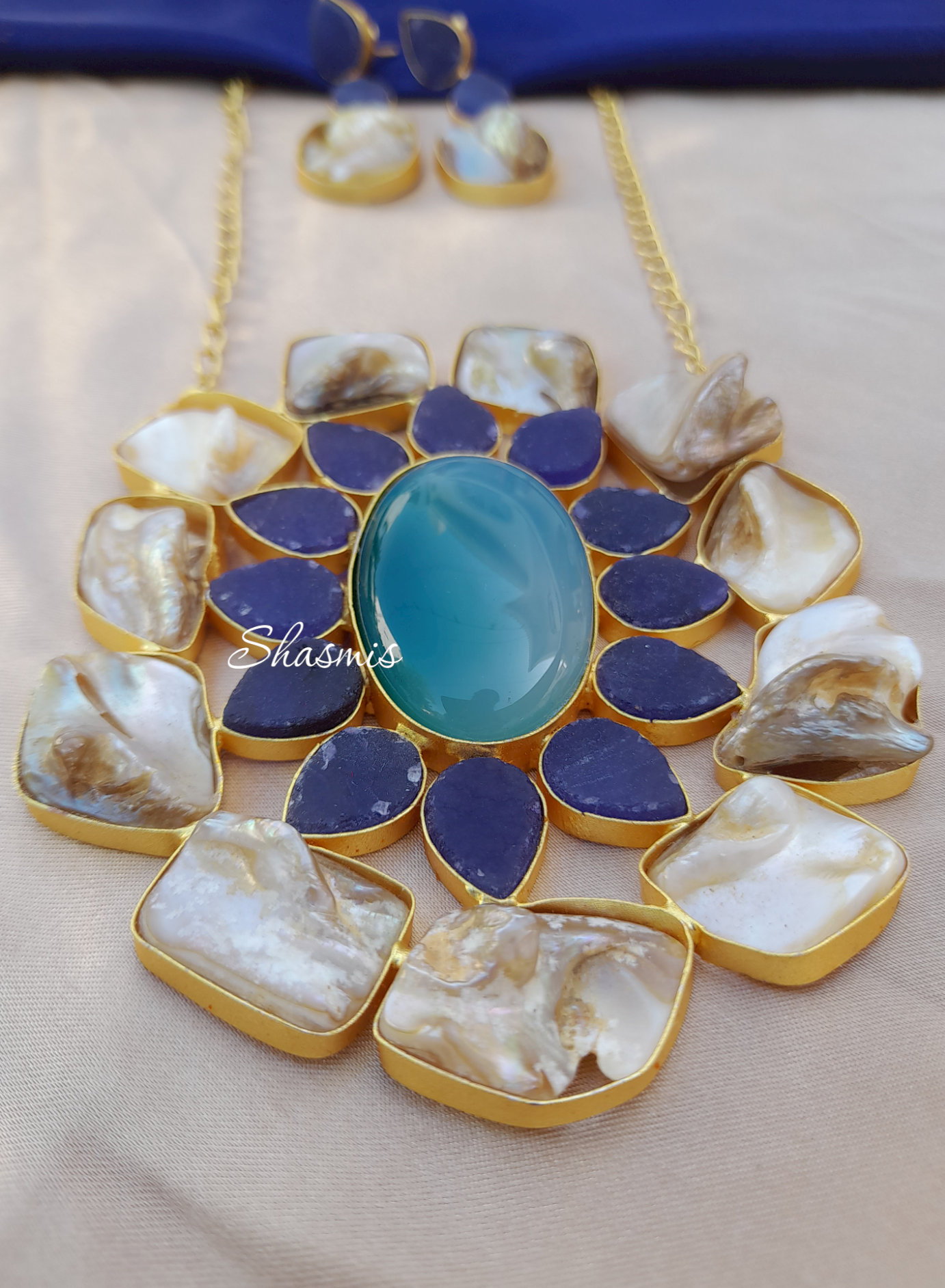 Big Blue Centre Stone, Natural Mother Of Pearl Beads Necklace With Earrings