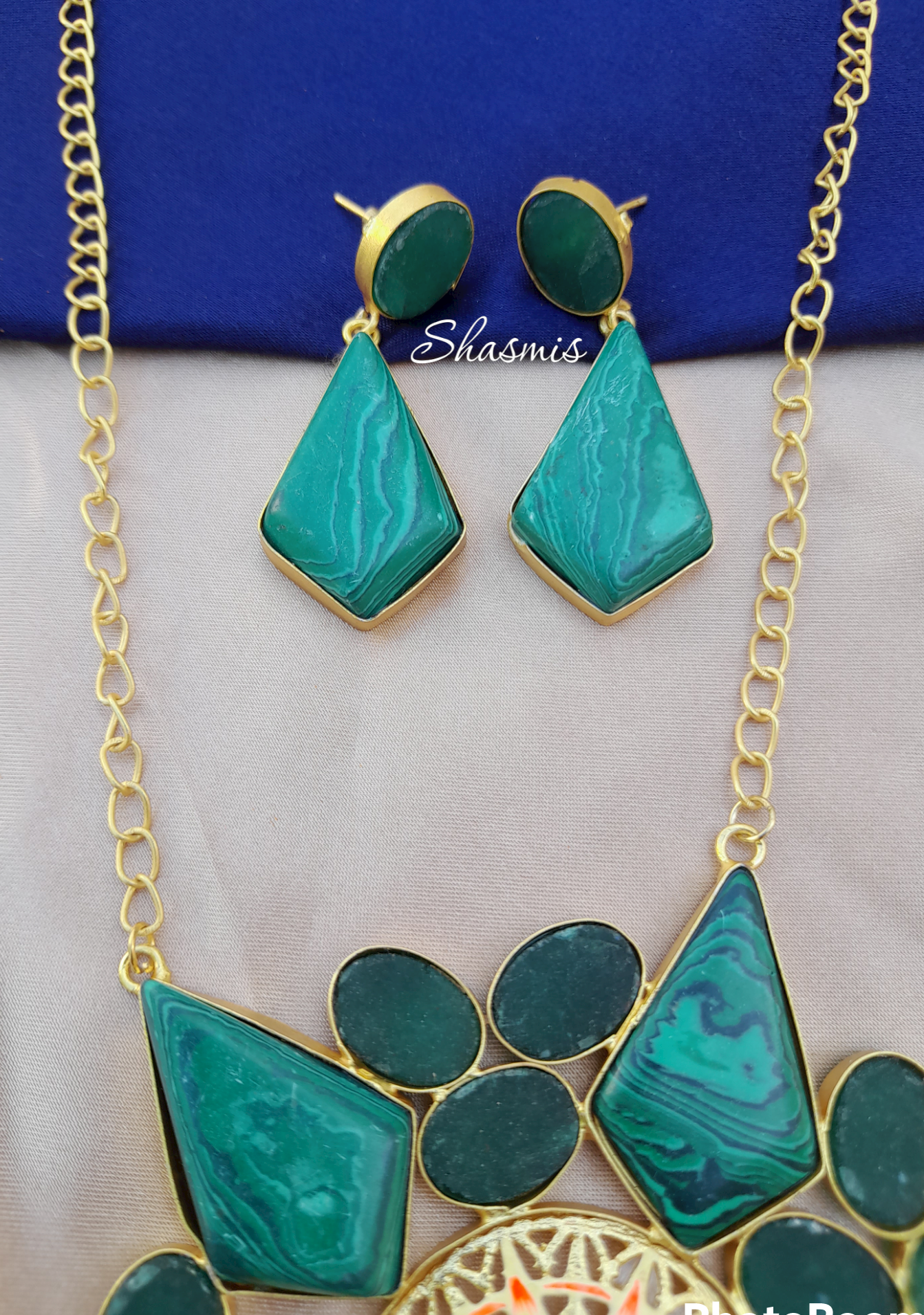 Green Druzy Stone Necklace With Earrings