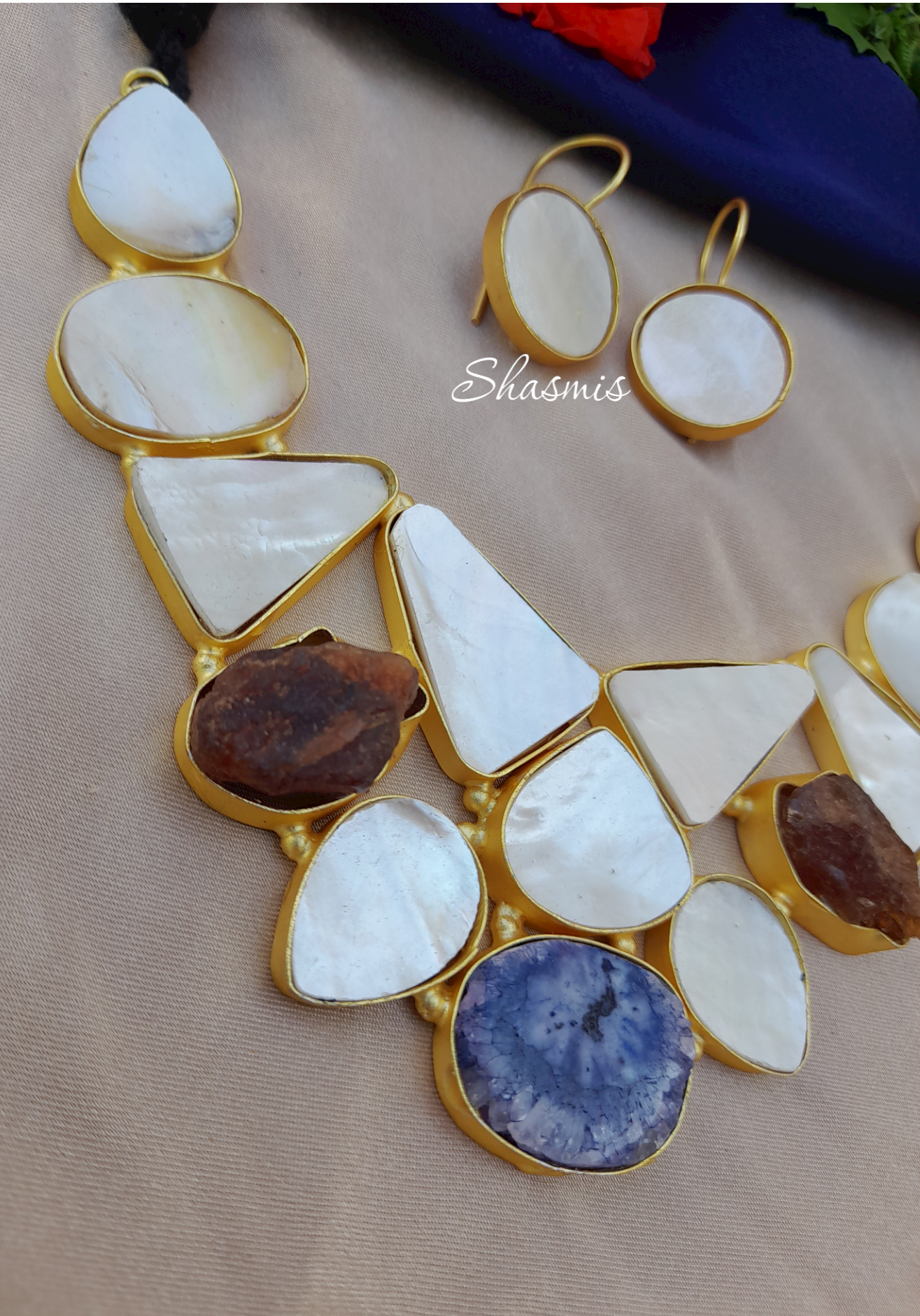 Mother Pearl Necklace With Druzy Stone and Earrings