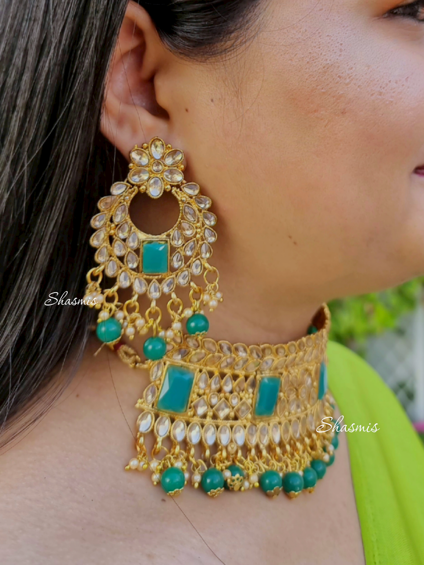 Green Color Stone Bridal Necklace With Mangtika and Earrings