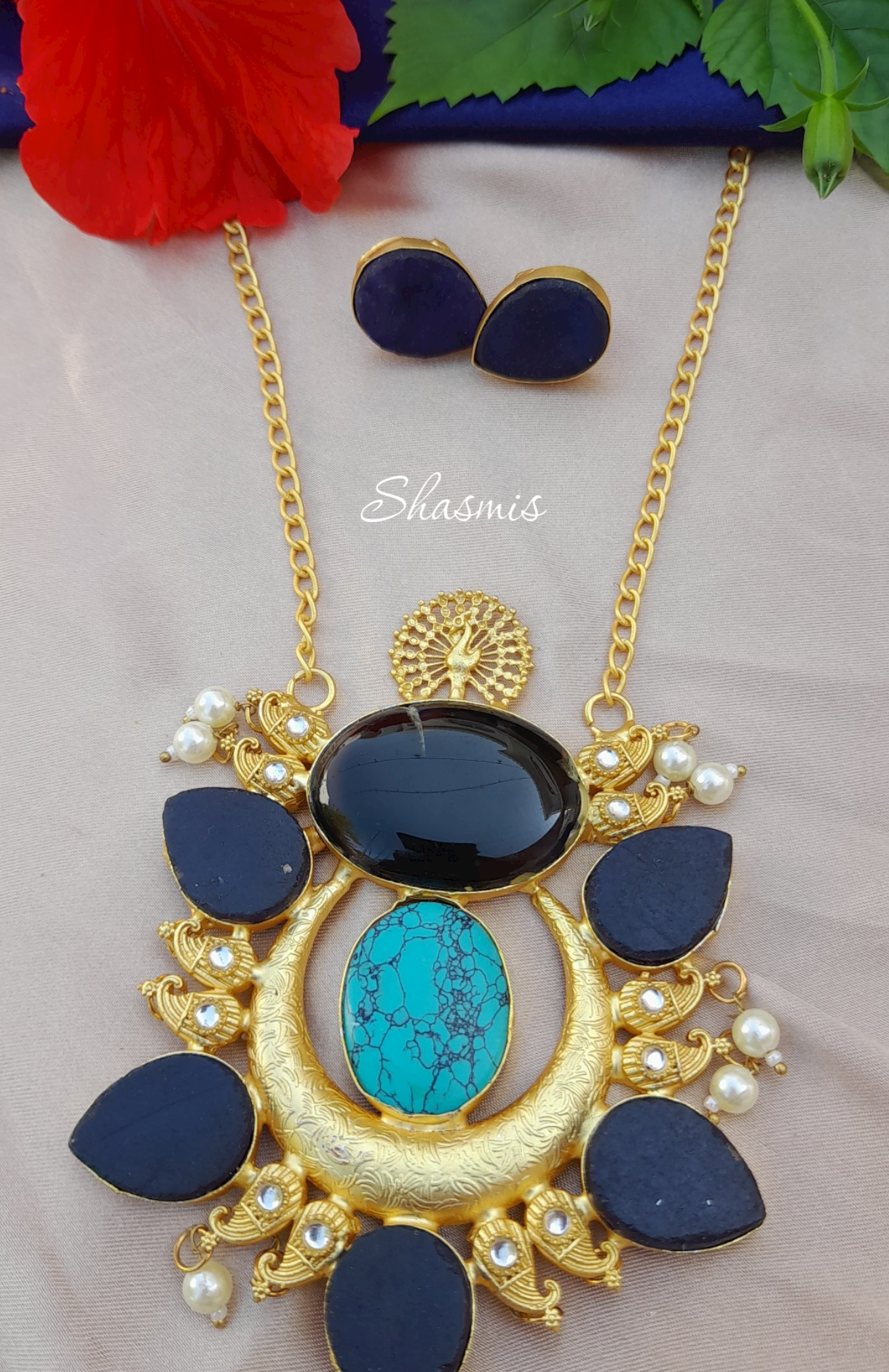 Turquoise Druzy Centre Stone and Blue Stone Necklace With Earrings