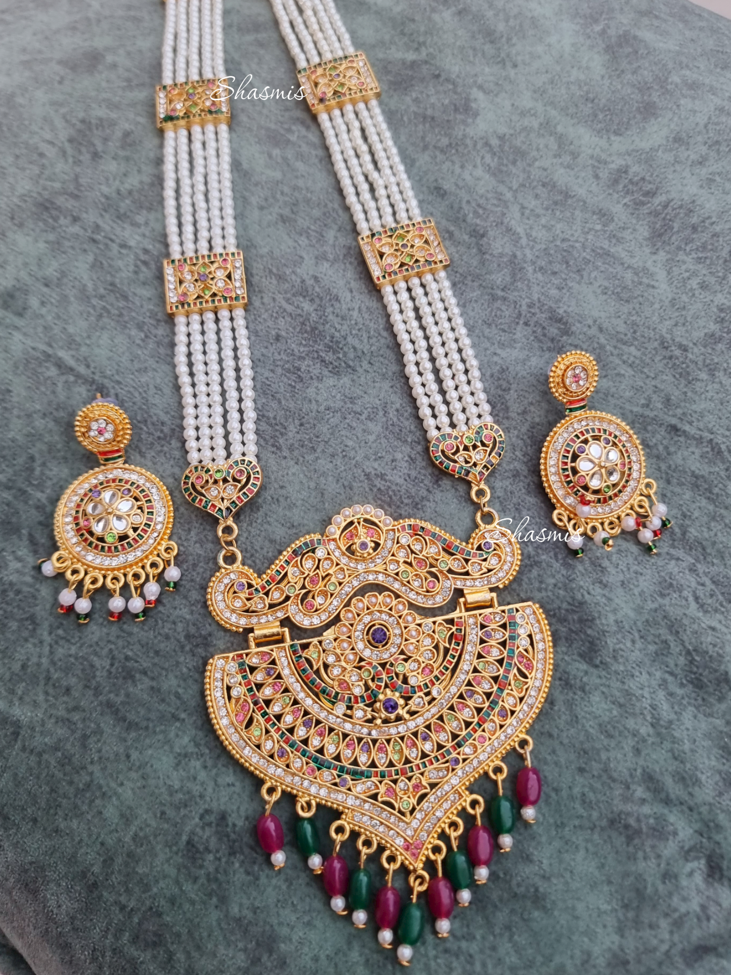 Beautiful White Raj wadi Necklace And Earrings With Kundan Beads On Drop