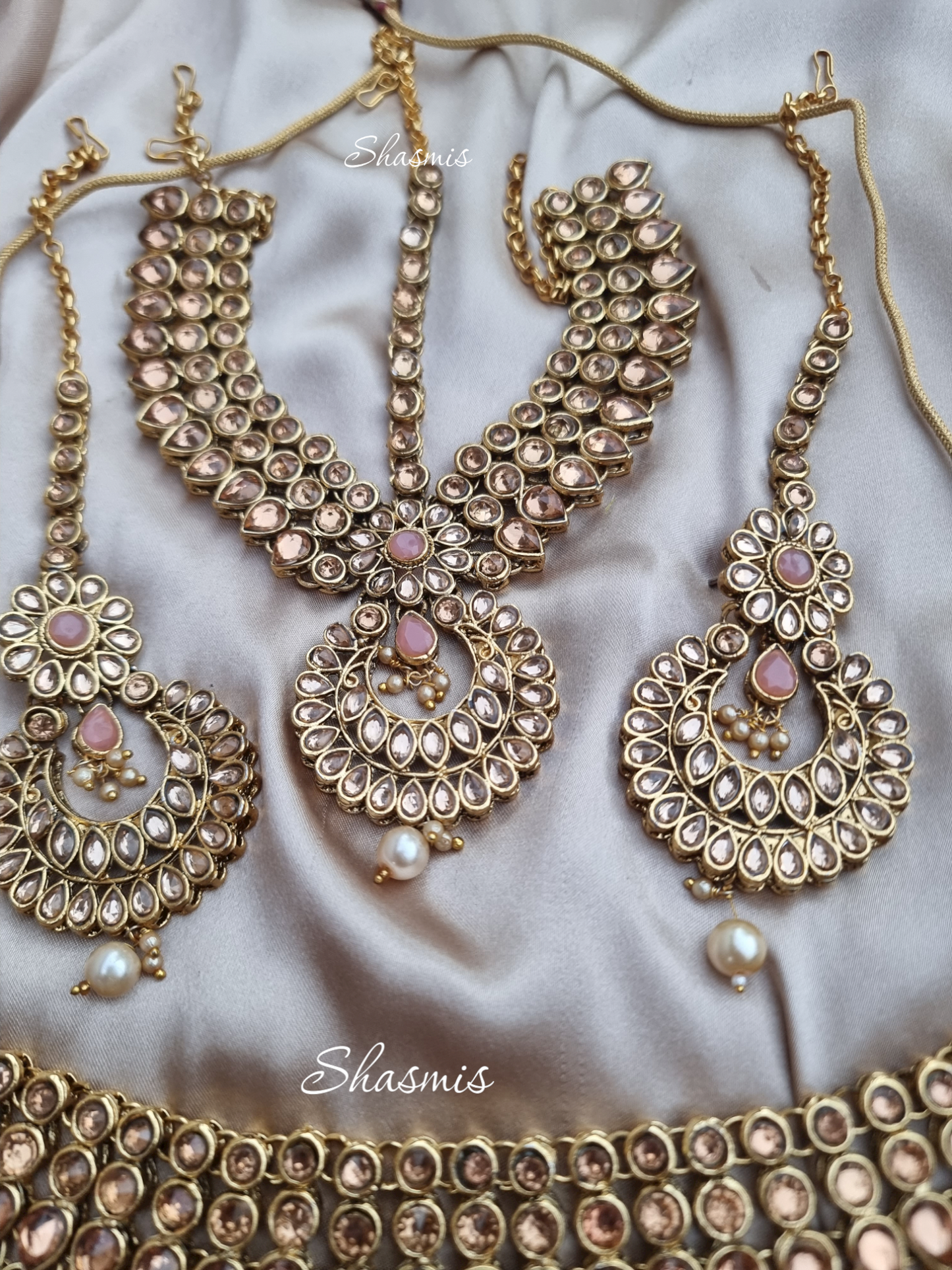 Pink Color Broad Bridal Necklace With Mathapatti and Earrings