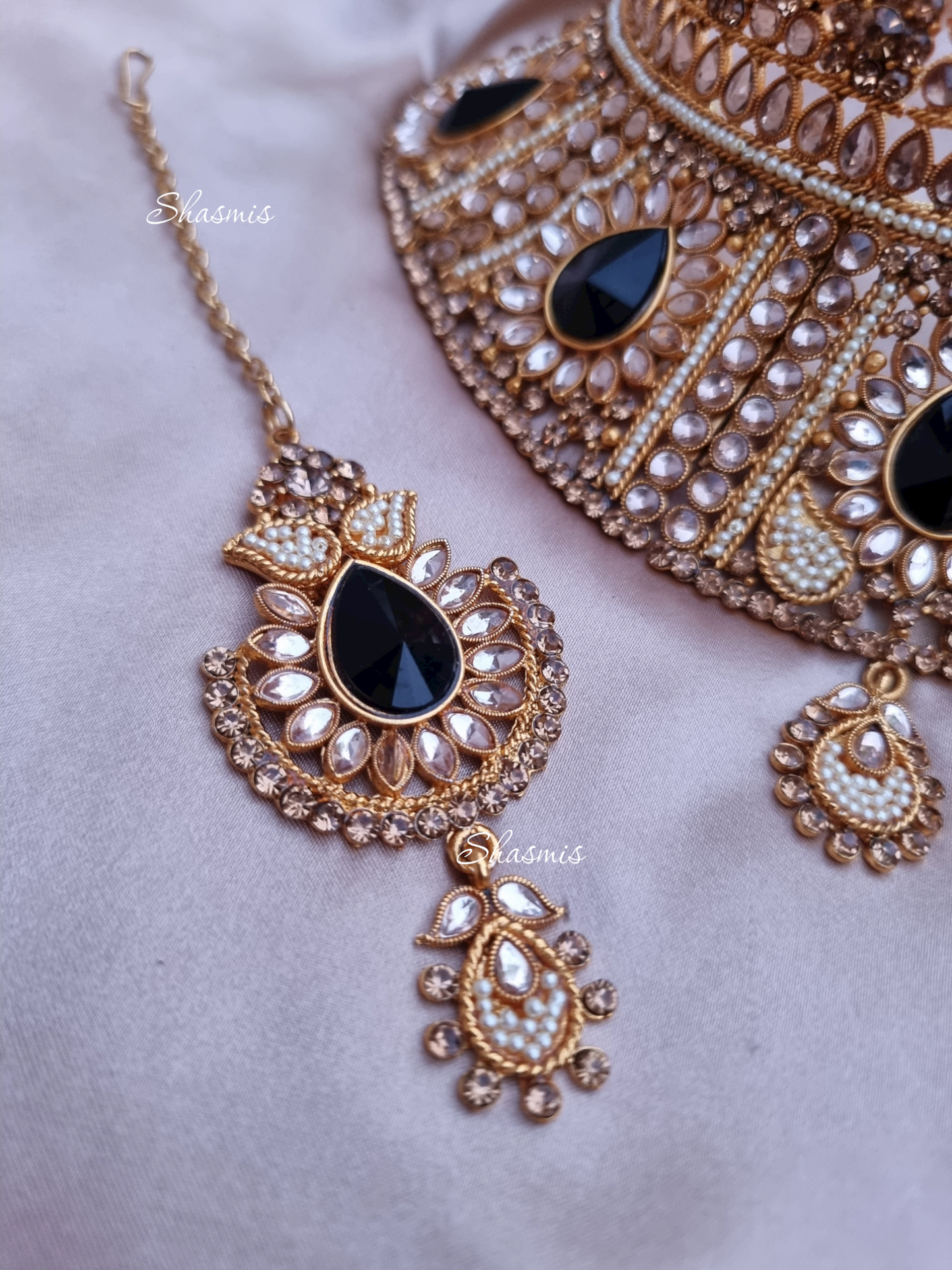 Black Stones Heavy Bridal Necklace With Mangtika and Earrings
