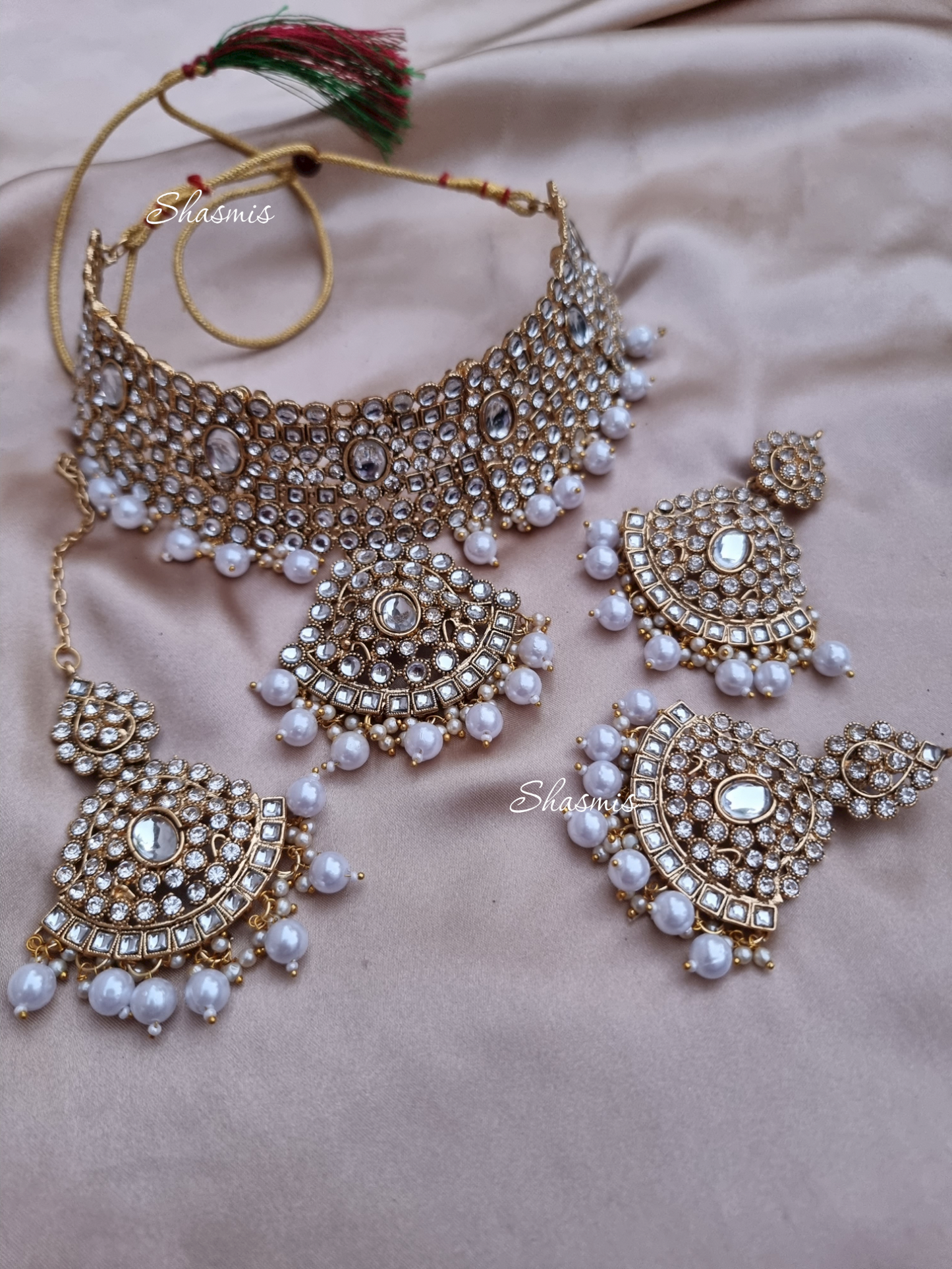 Heavy Kundan Bridal Necklace With Mangtika And Earring Set