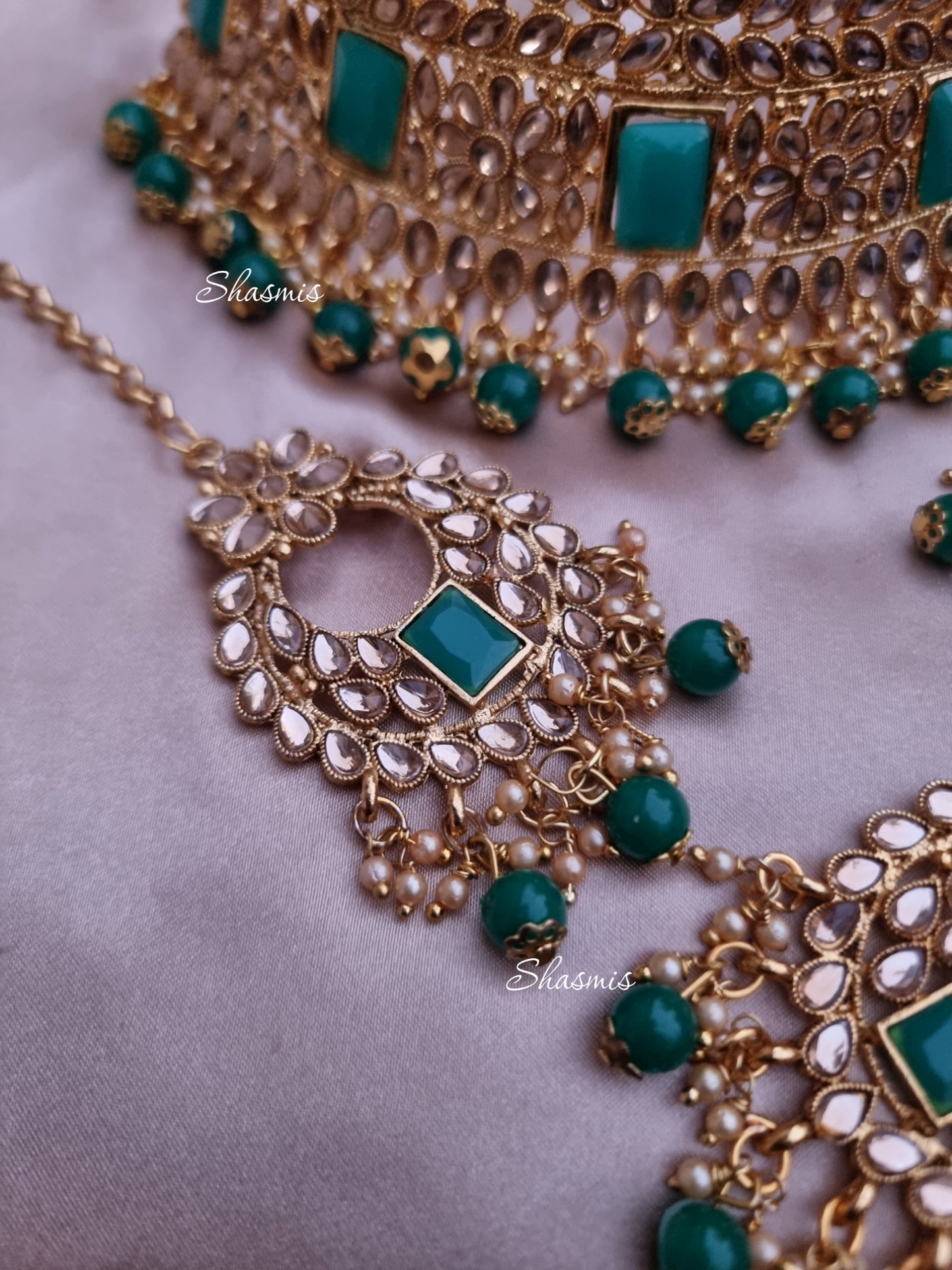 Green Color Stone Bridal Necklace With Mangtika and Earrings