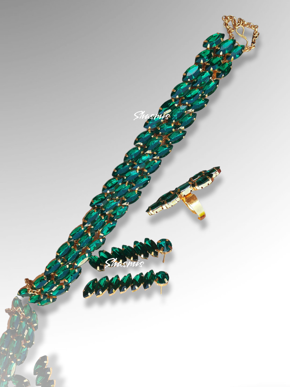 Green Stone Statement Prerto Necklace With Earrings and Ring