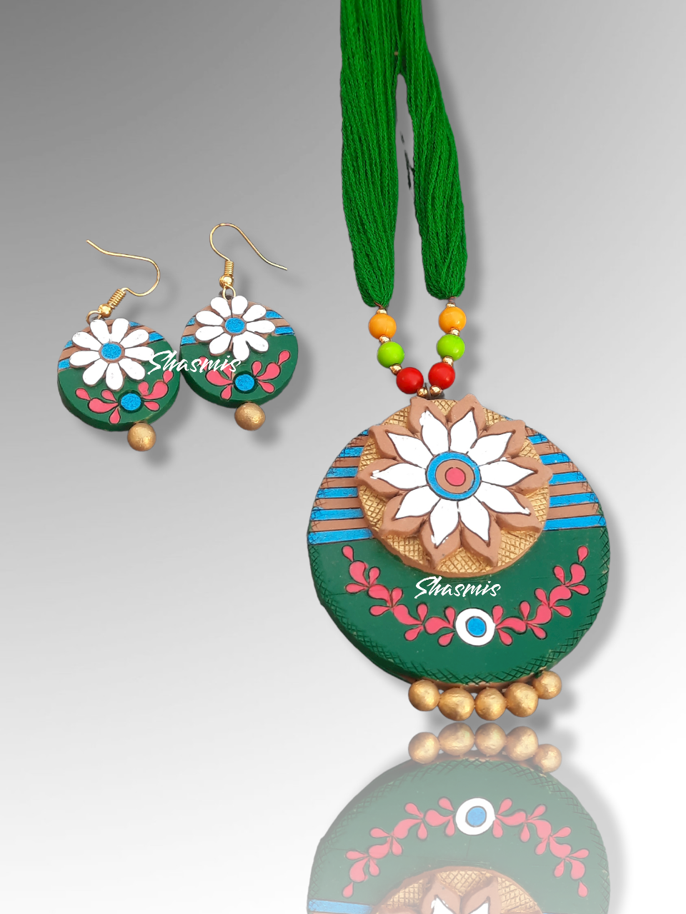 Green Color Design Terracotta Jewellery Necklace With Earrings