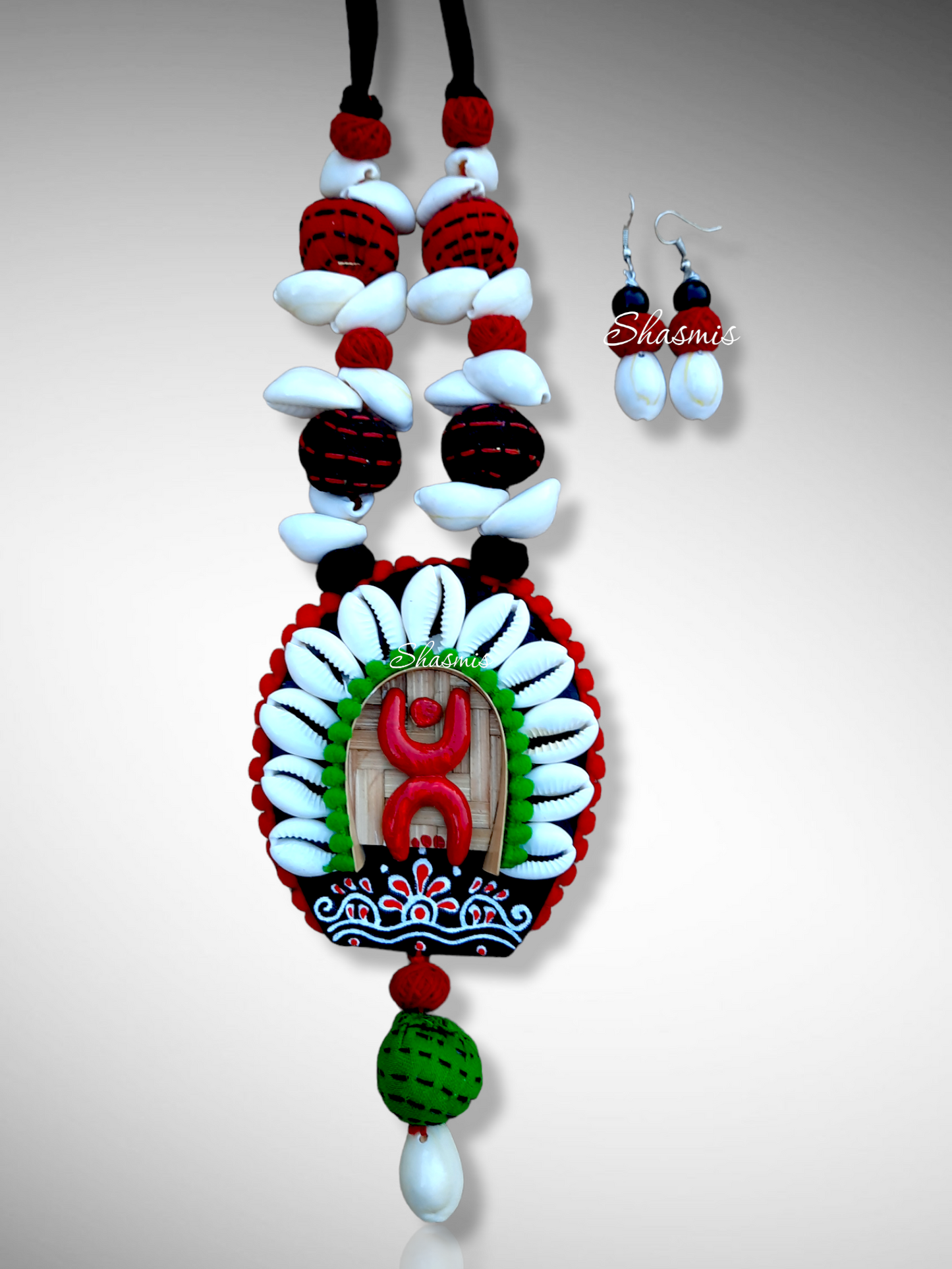 Kulo and Kaudi Art Necklace With Clay Work