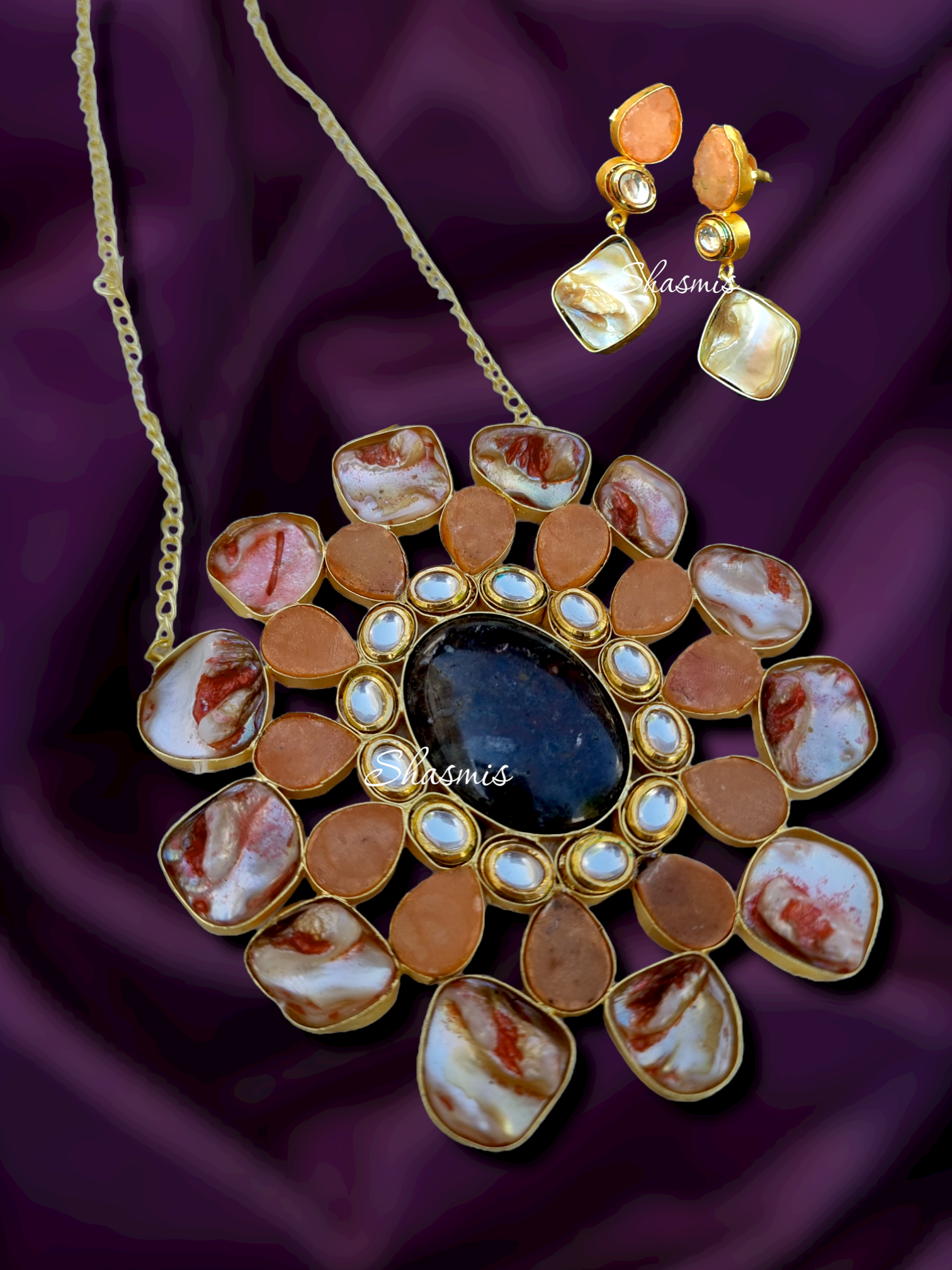 Black Centre Stone With Beige Color Druzy Necklace, Natural Mother of Pearl And Earrings