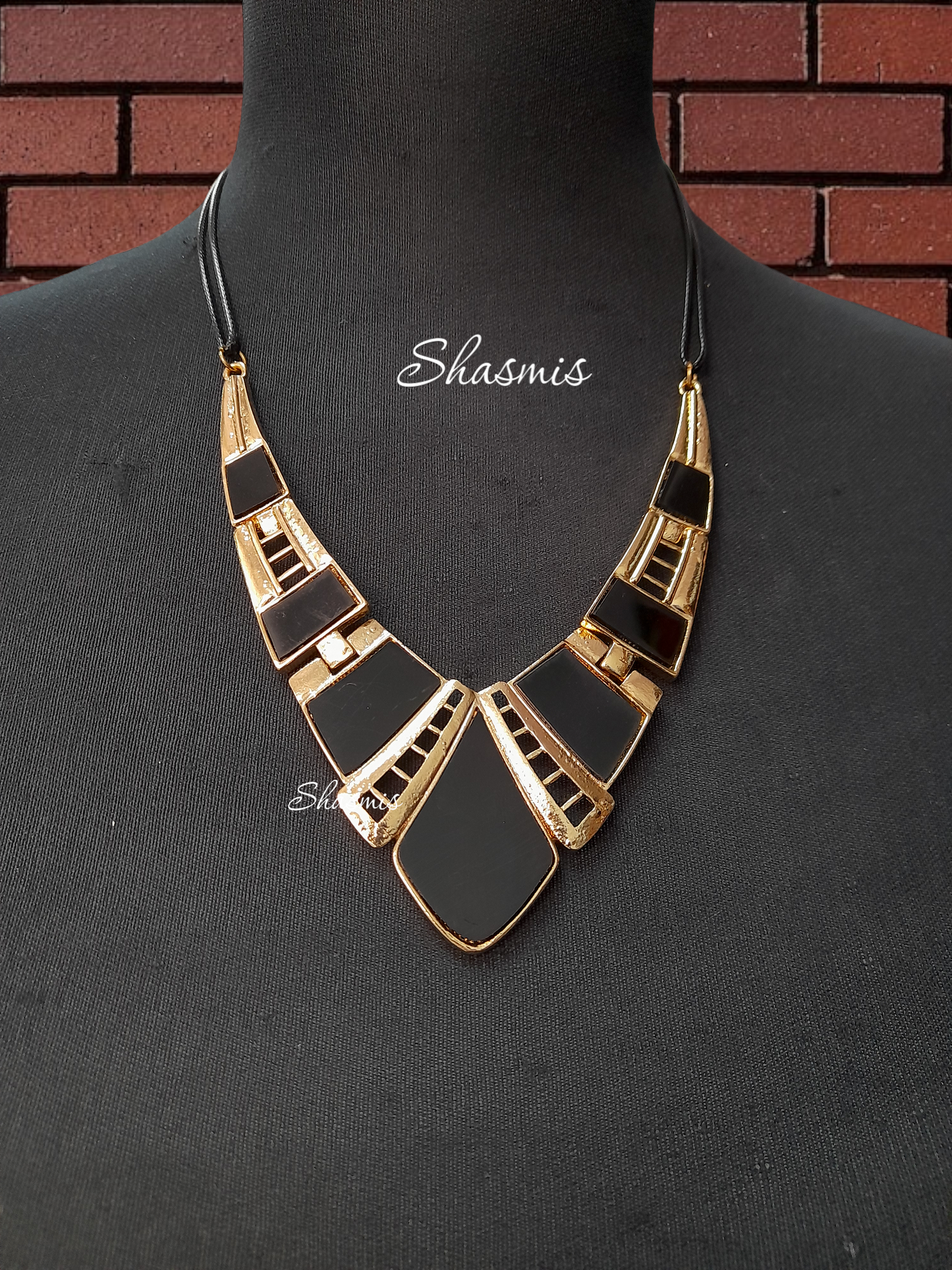 Black and Golden Fashion Necklace