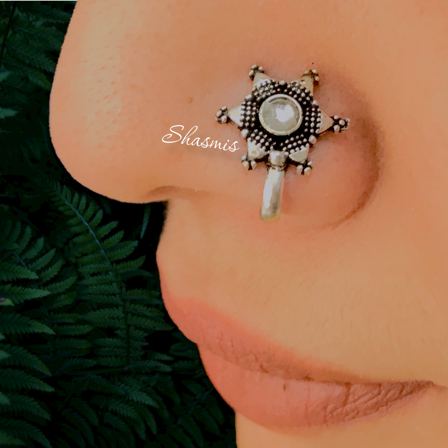 White Centre Stone Flower Non-Pierced Nose Pin