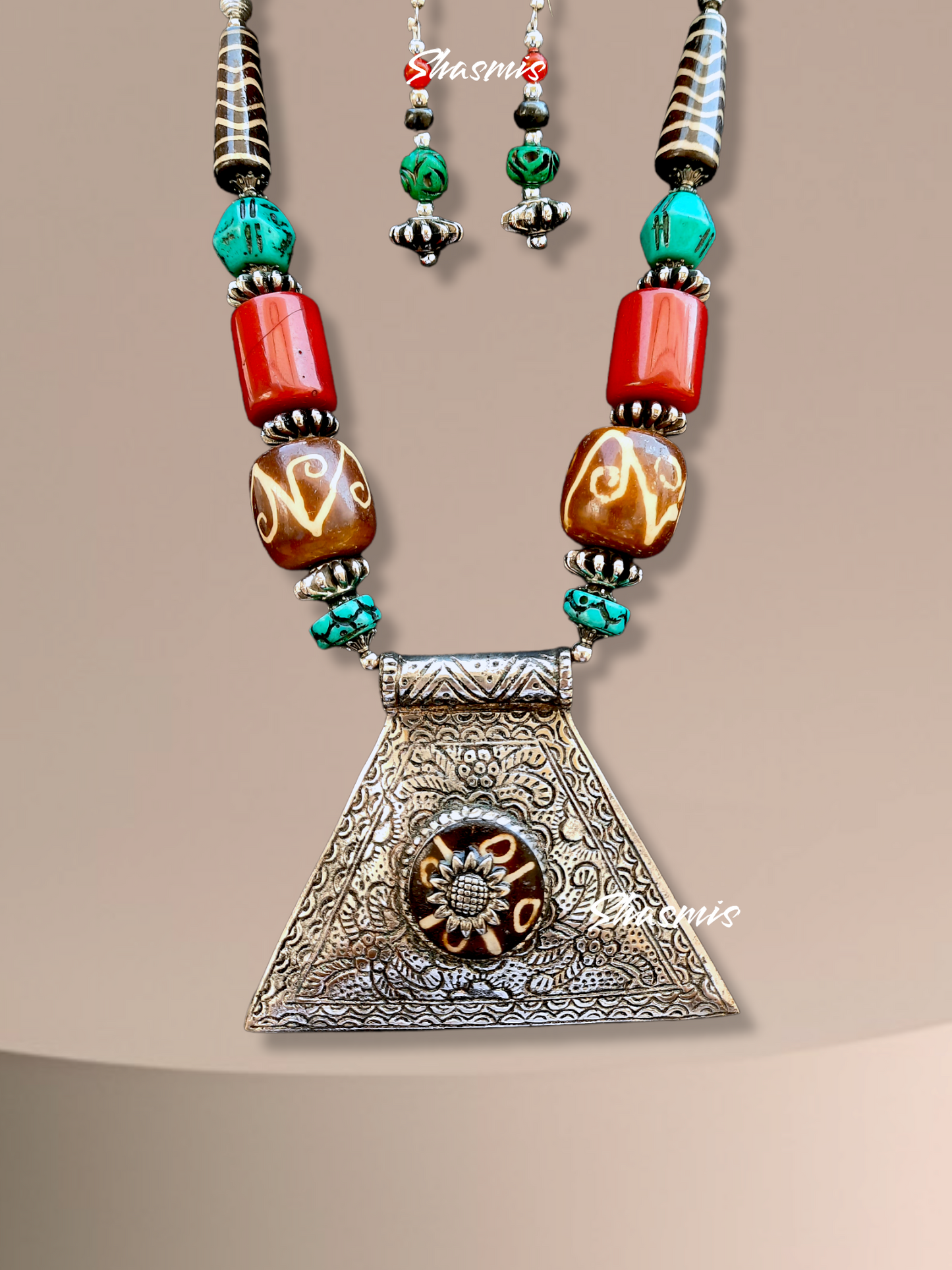 Long Beads With Silver Pendent Necklace