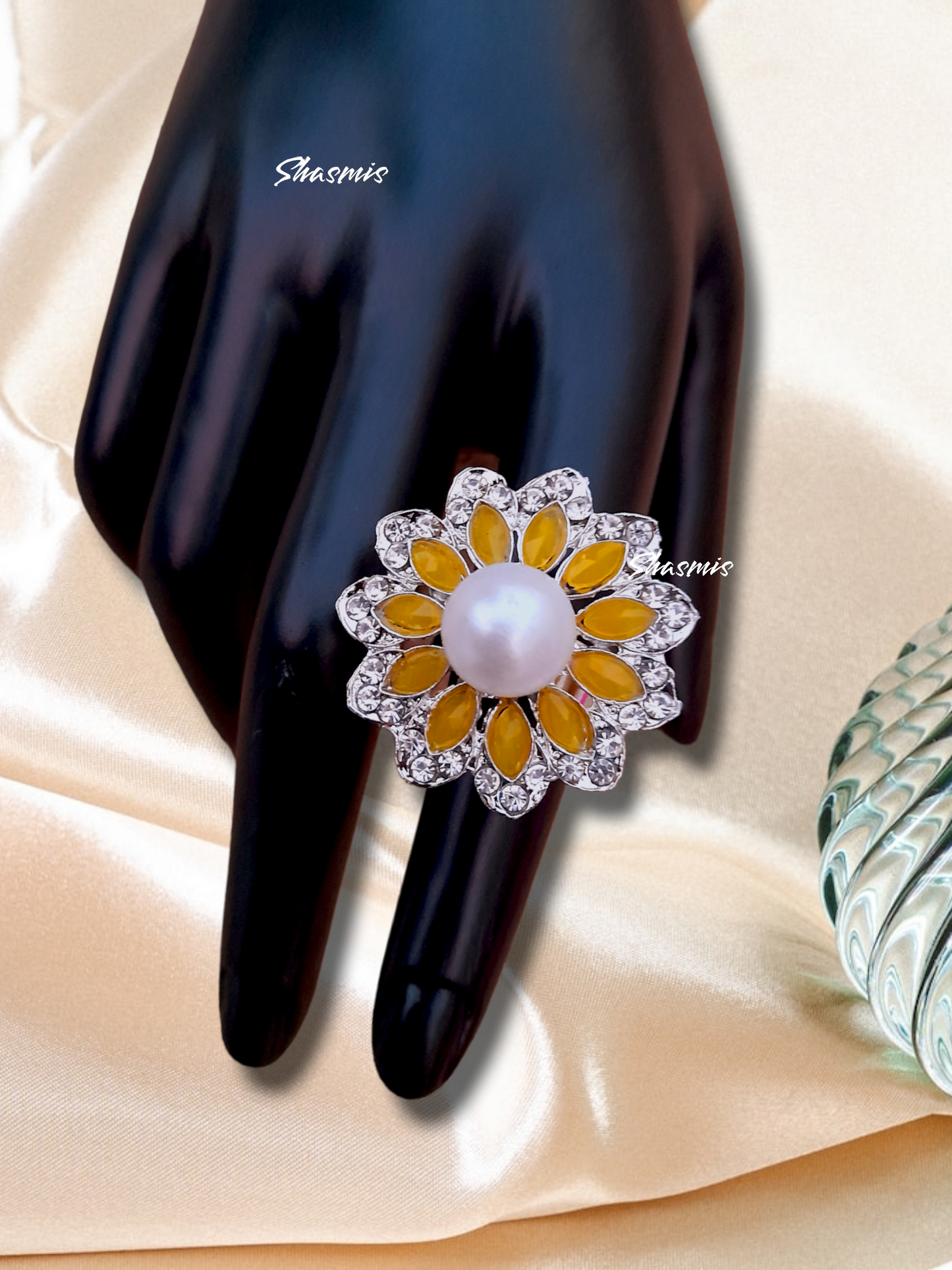 Flower Design Ring With Pearl At The Centre