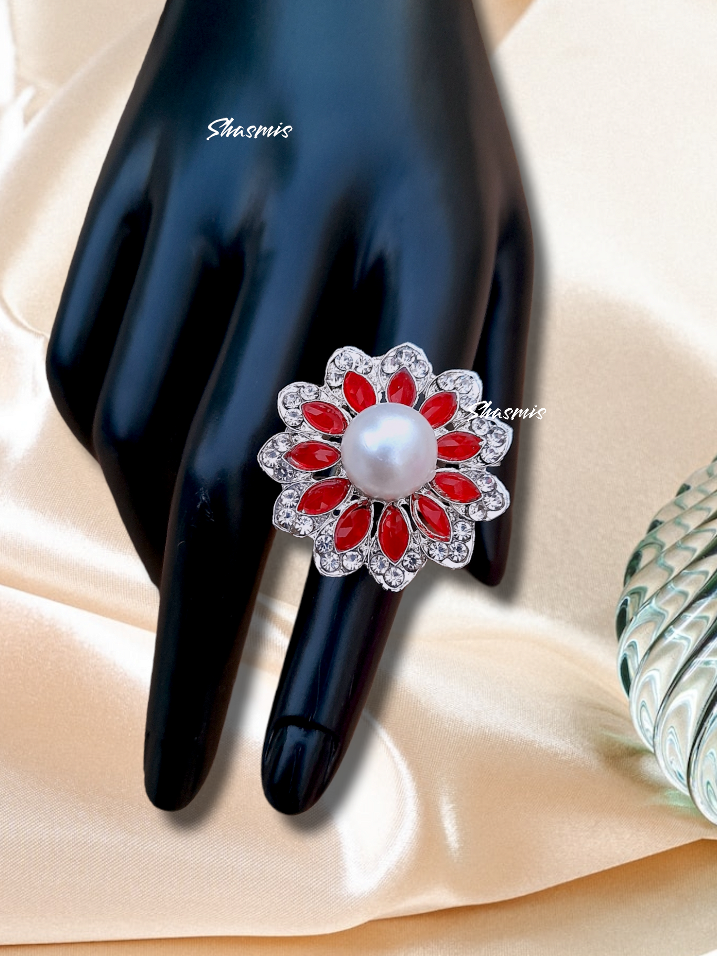 Flower Design Ring With Pearl At The Centre