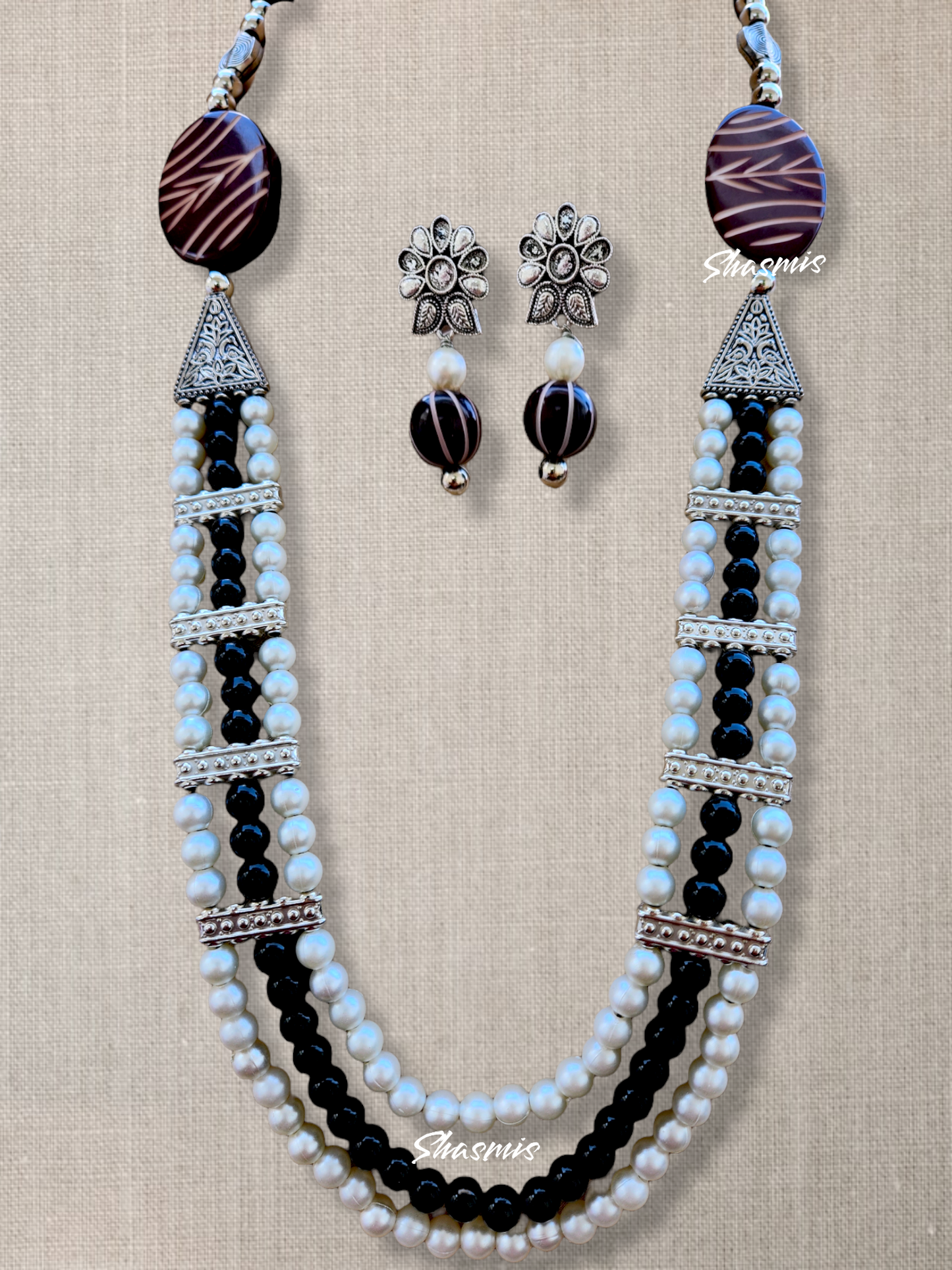 Black And White Pearl Necklace With Maroon Color Carved Stone Necklace