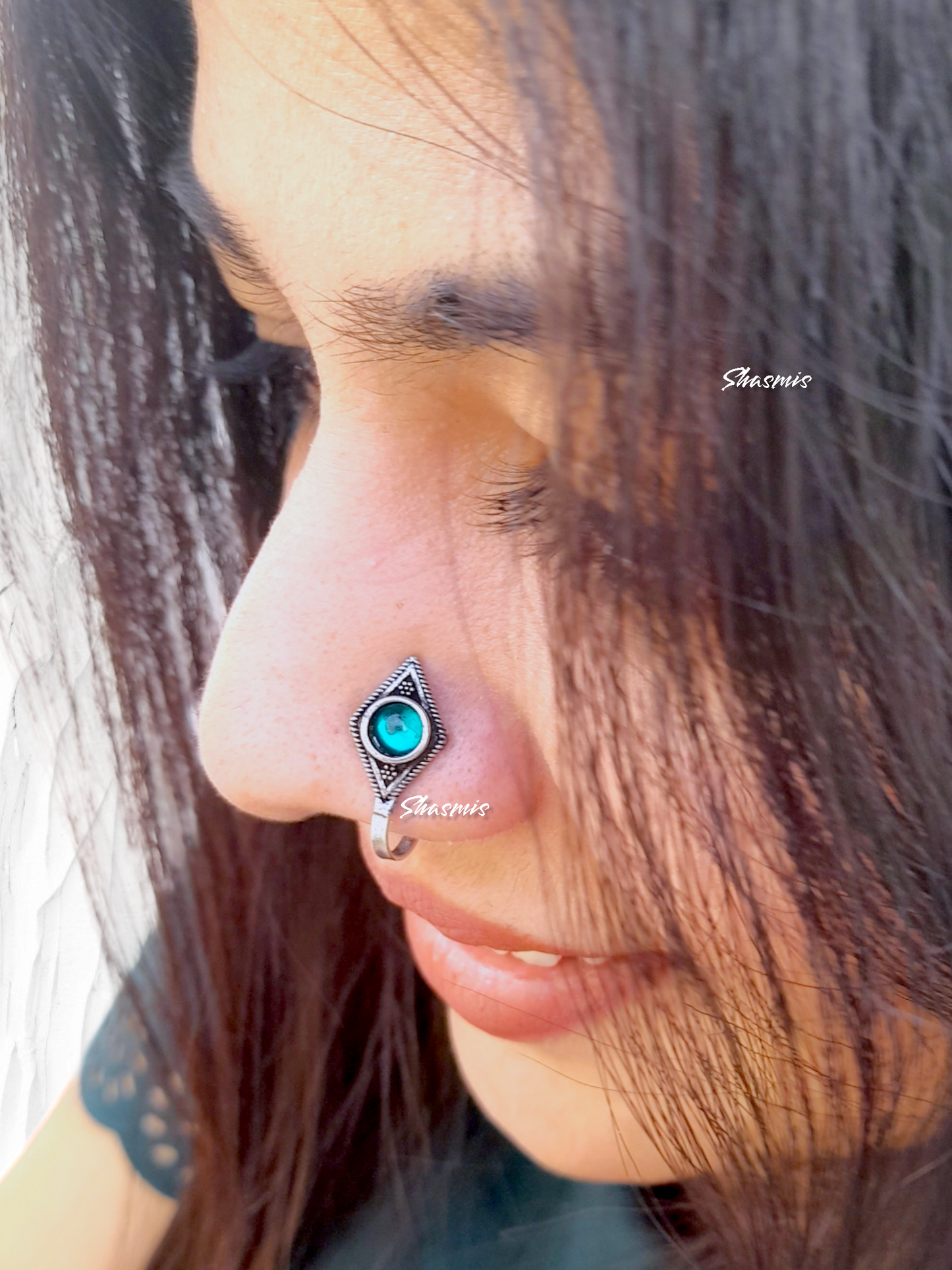 Green Color Stone Oxidised Silver Nosepin