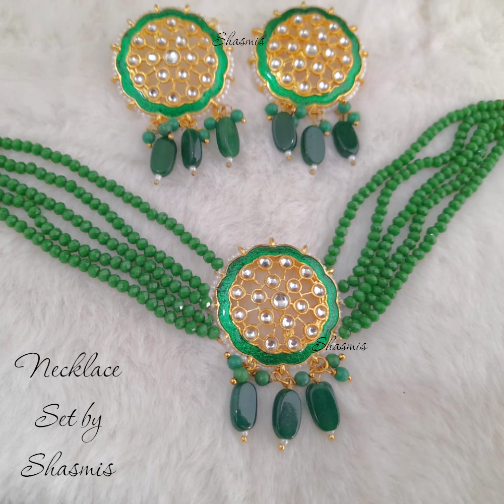 Black Crystal Choker With Earrings And Mangtika