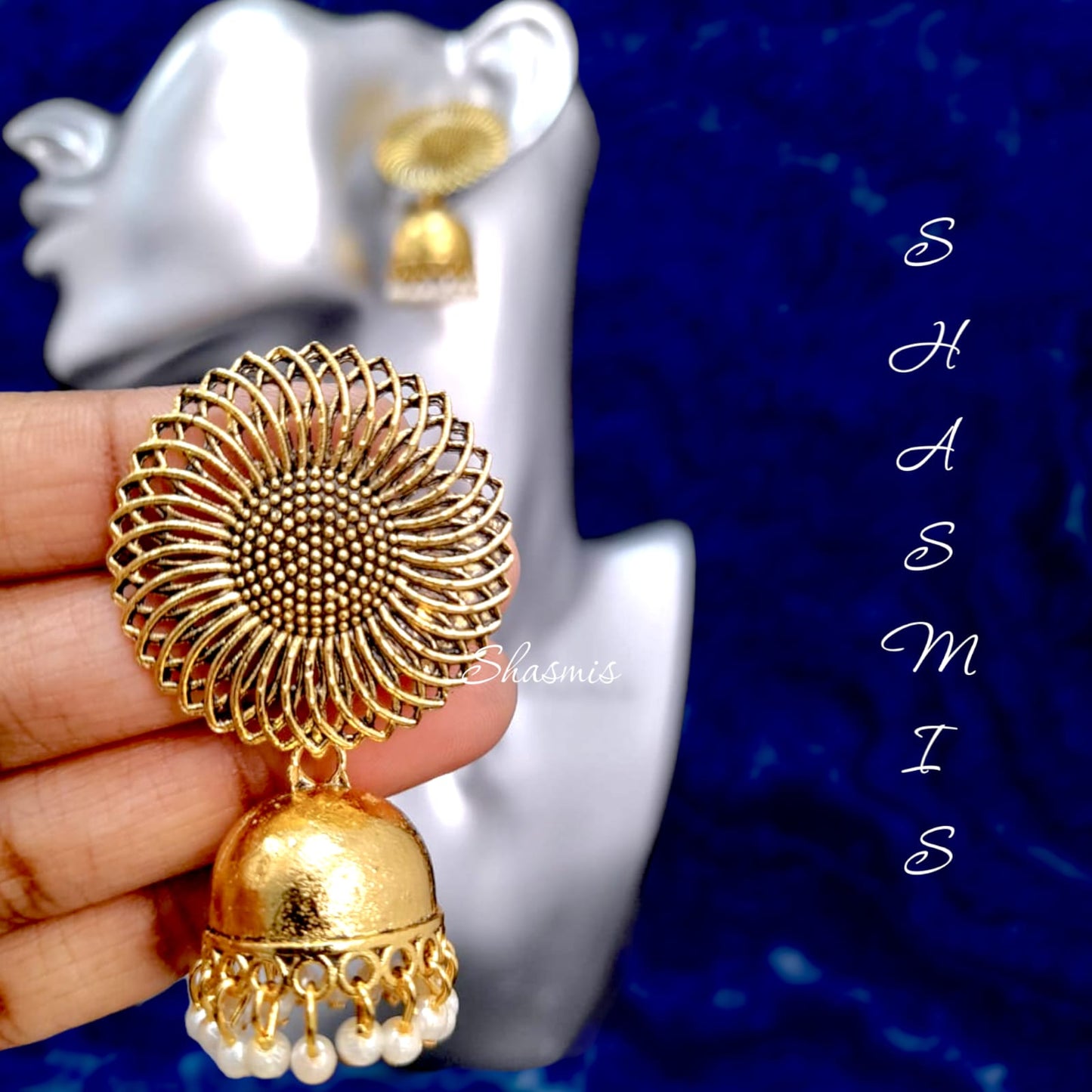 White Design Gold Plating Earrings