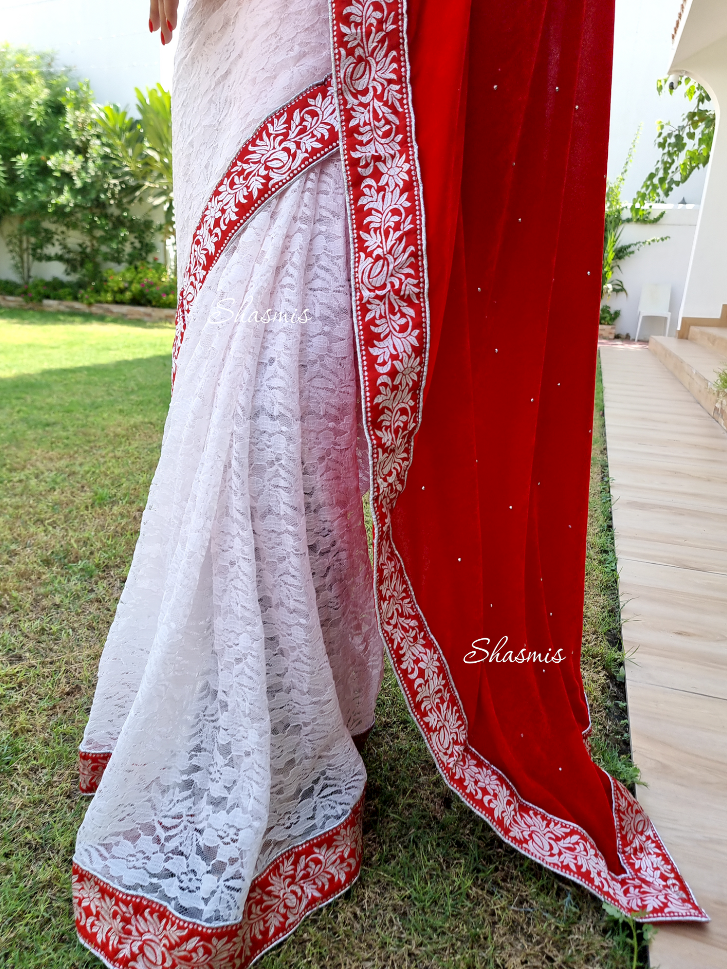 Net Saree With Red Velvet Palla