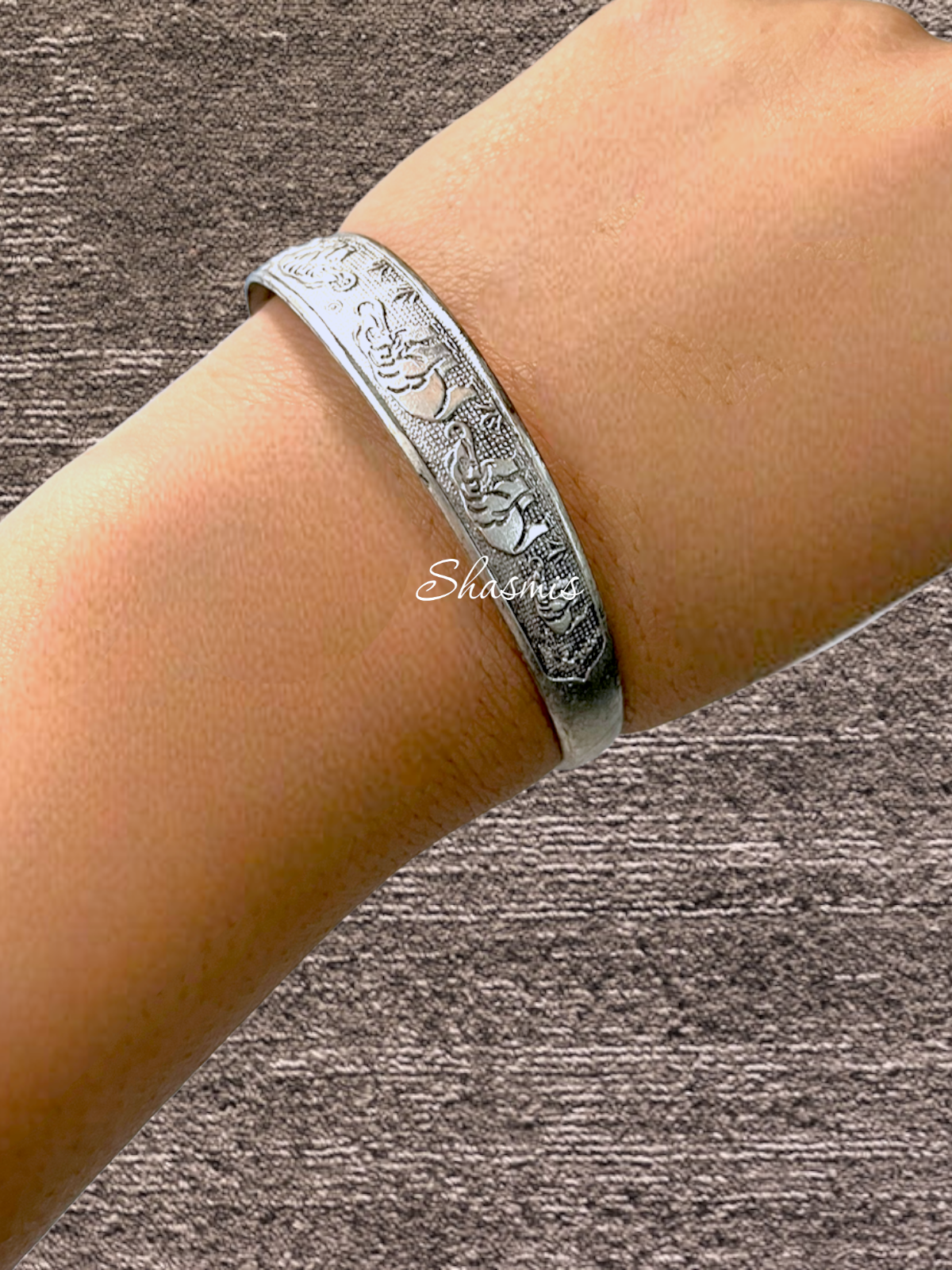 Silver hand bracelet deals design