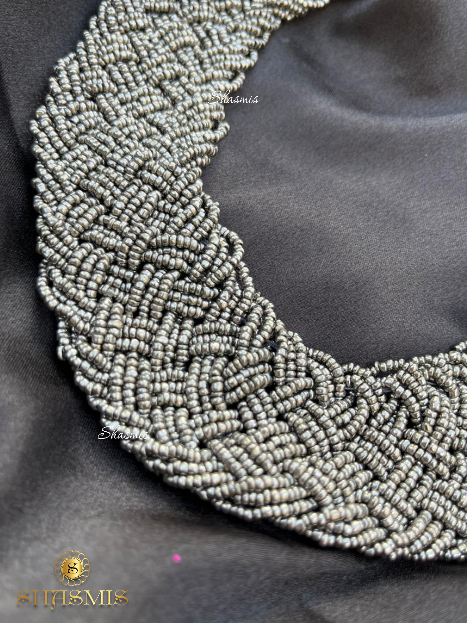 Silver Color Sequence Design Choker