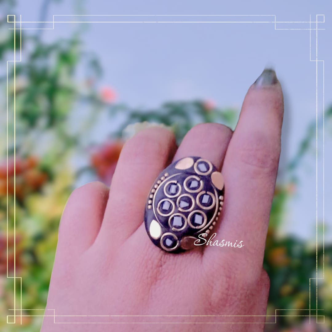 Aesthetic Black Gold Ring