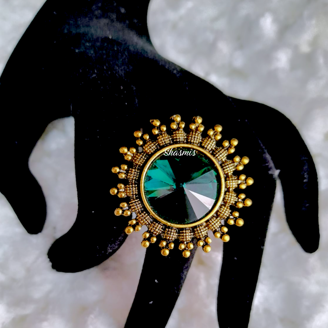 Green Centre Diamond Ring