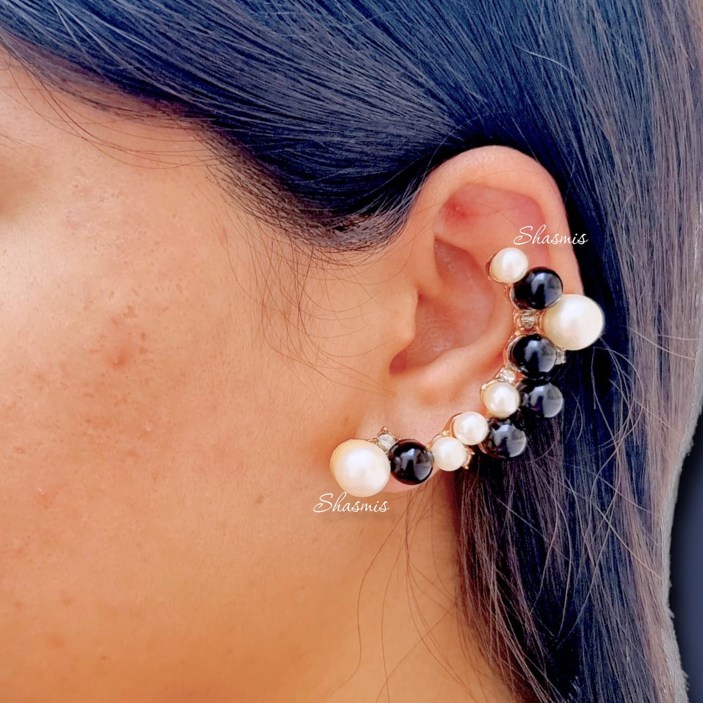 White and Black Pearl Earcuff