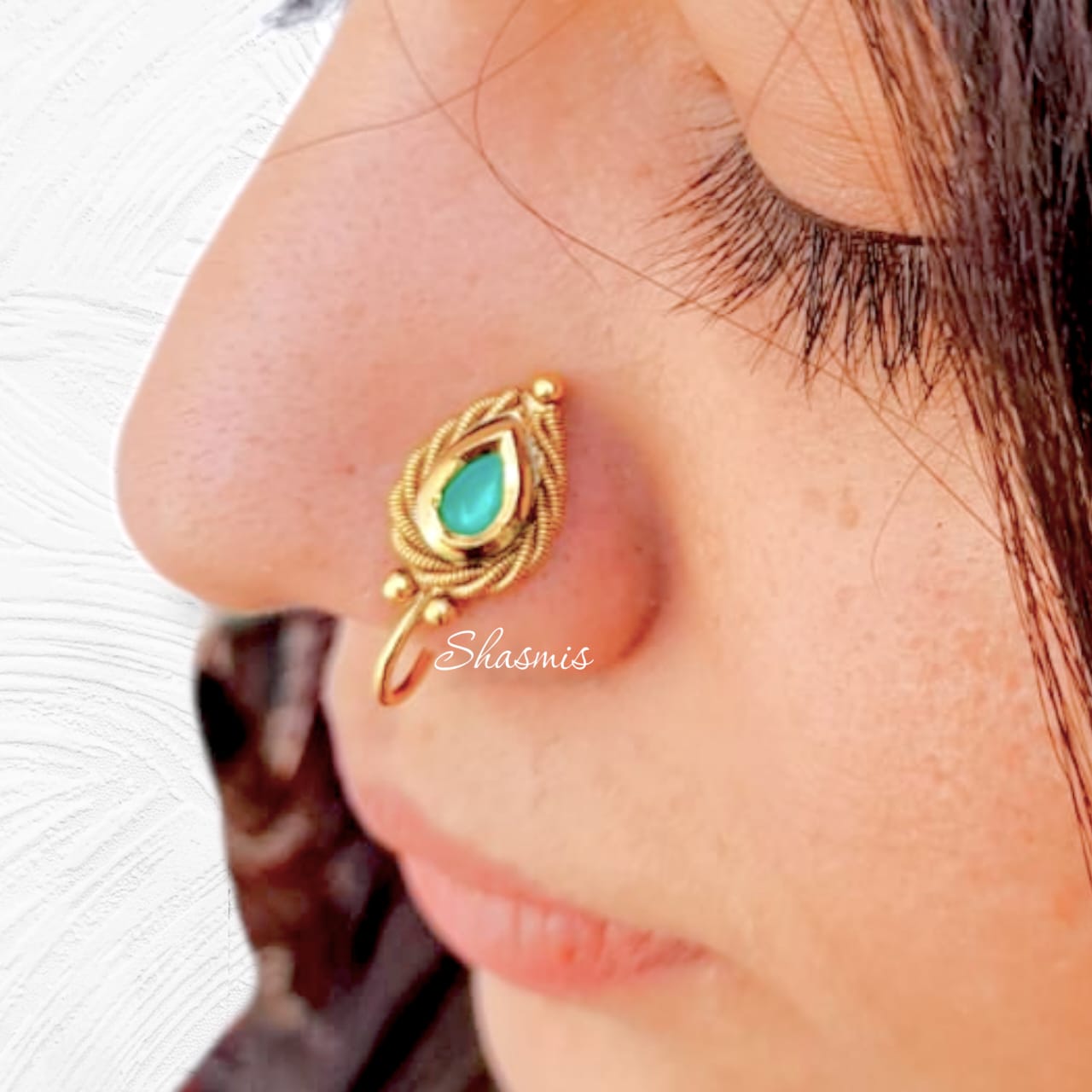 Green Centre Stone Golden Plated Press Non Pierce Nose Pin