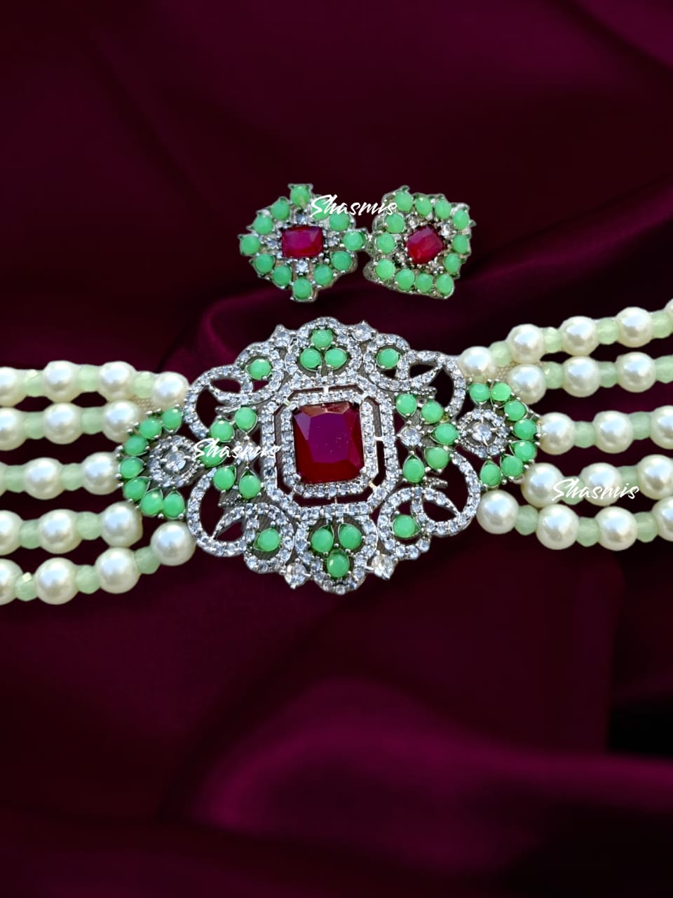 Green Color Necklace With Ruby In centre