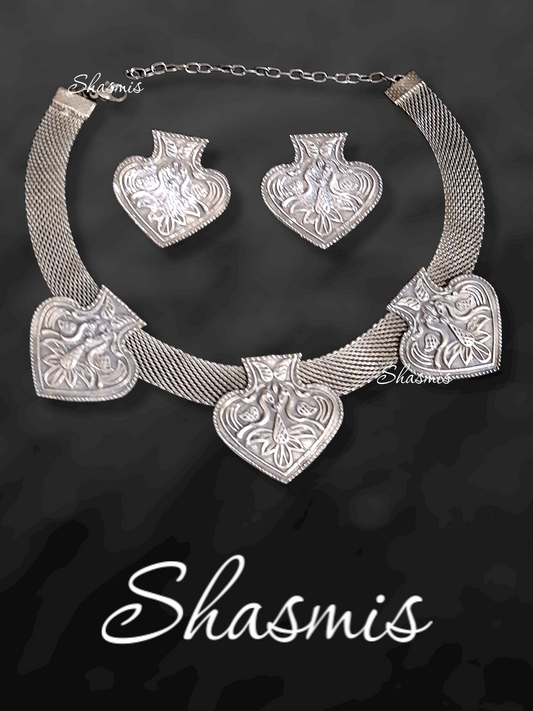 Leaf Design Silver Choker 