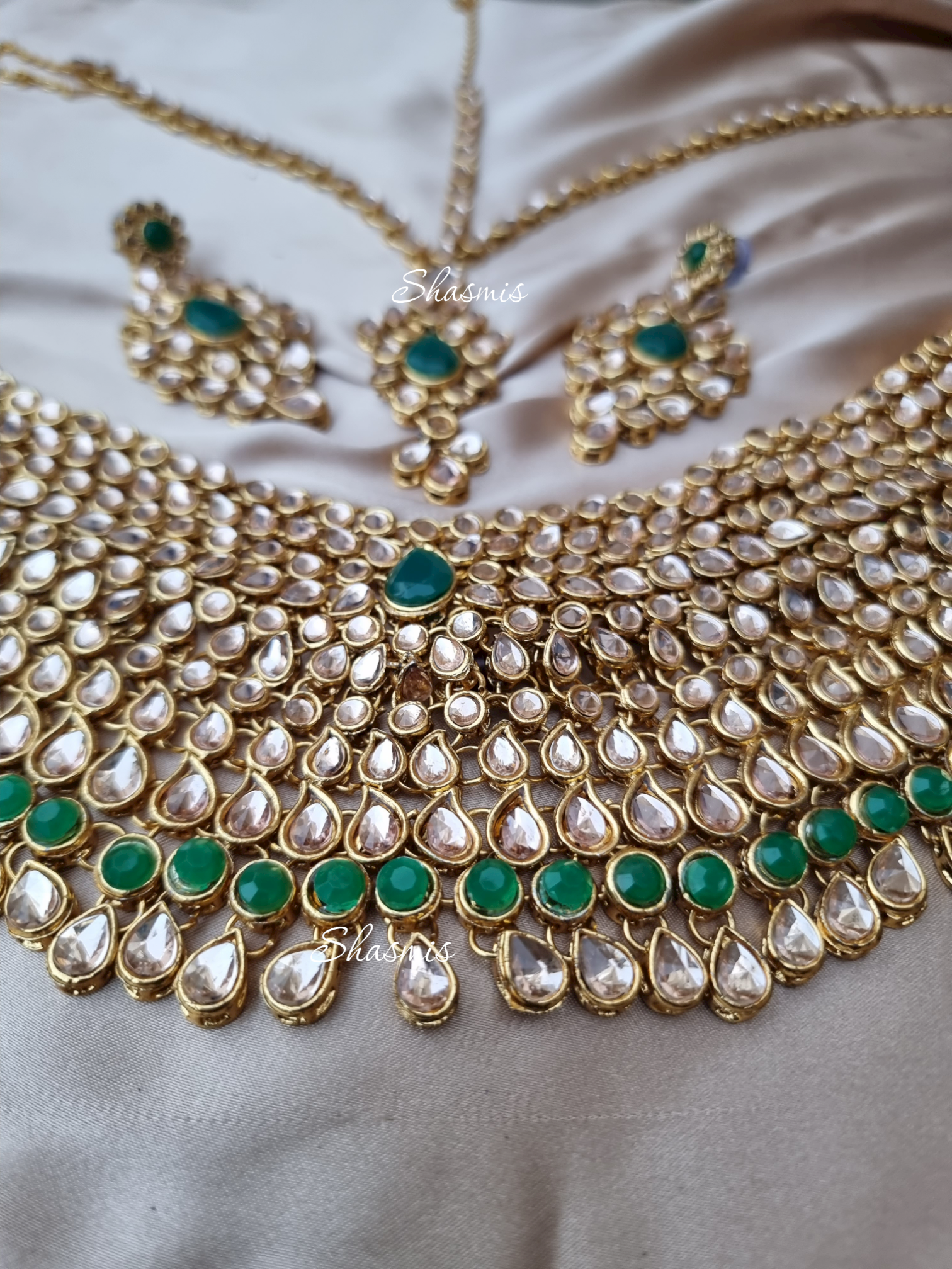 Green Color Centre Stone Bridal Necklace Mathapatti and Earrings