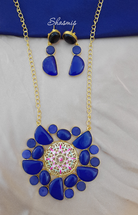 Blue Color Clear Druzy Stone With Gold Plated Design With Painted Necklace 