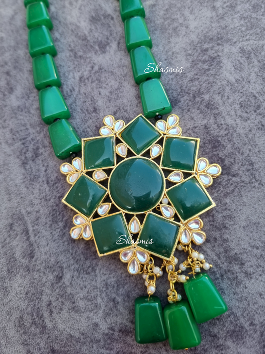 Green Color Long Monalisa Stone Necklace With Earrings