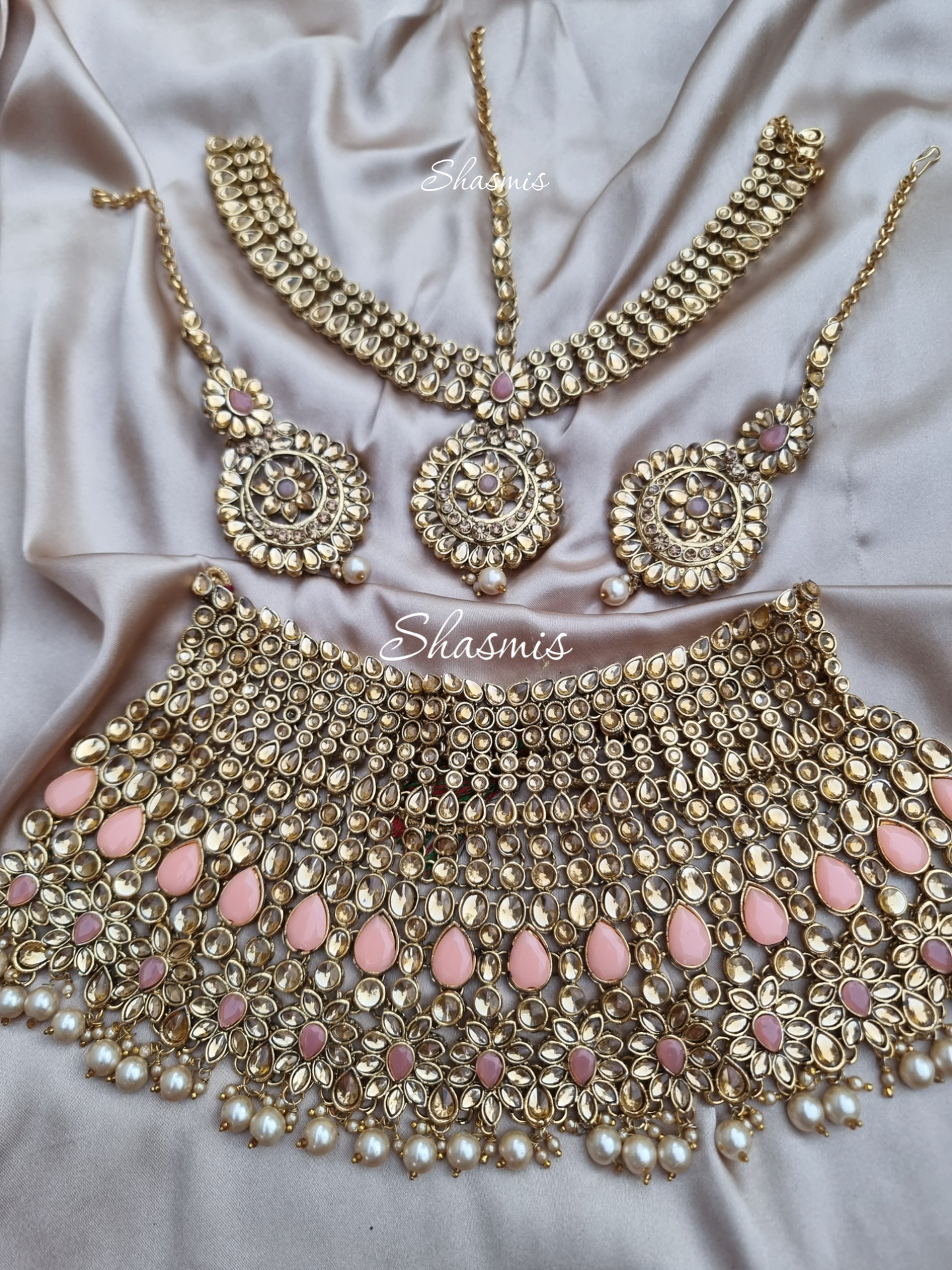 Heavy Bridal Set With Mathapatti and Chain Earrings