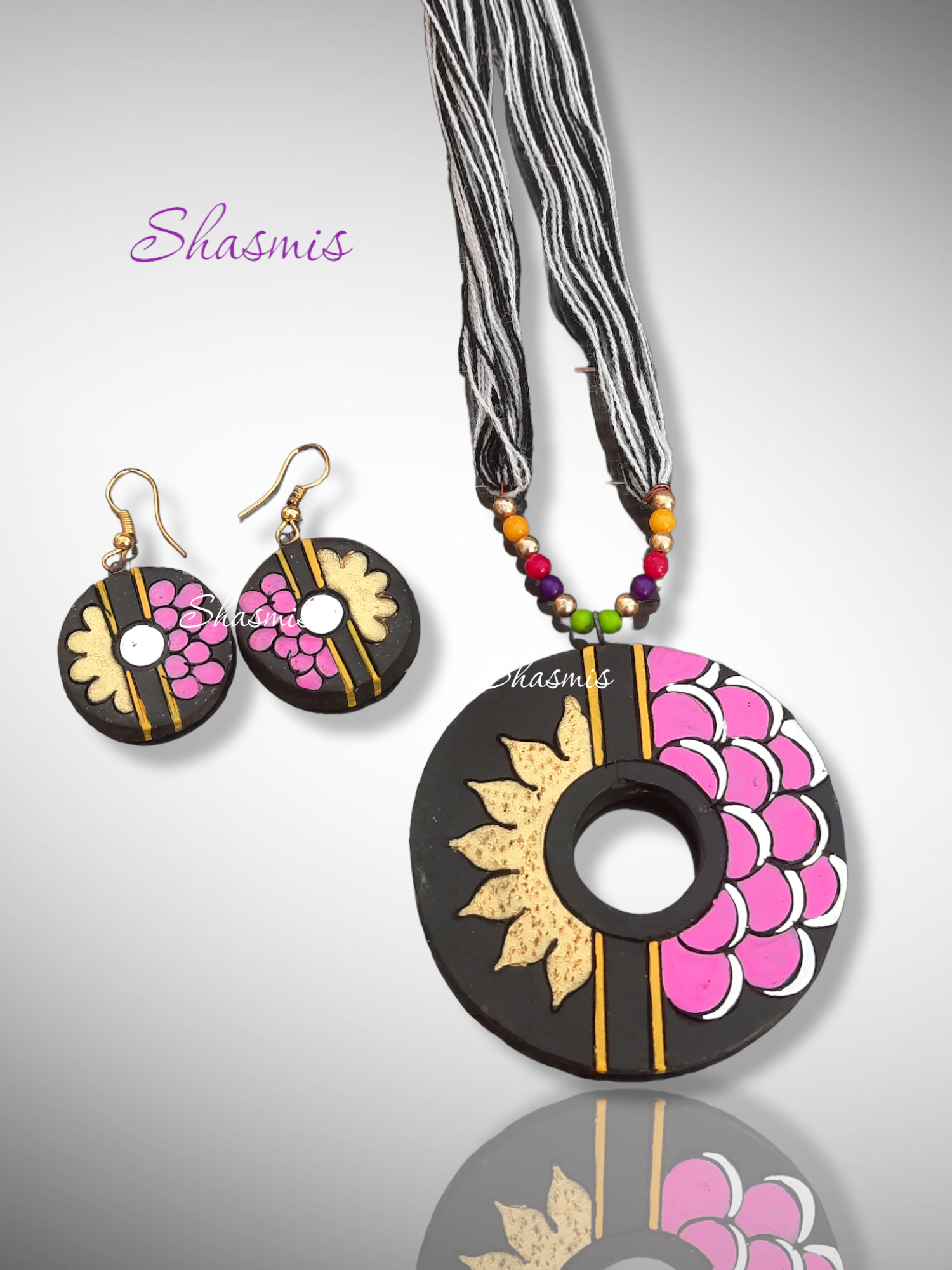 Round Flower Terrecotta Necklace With Earrings