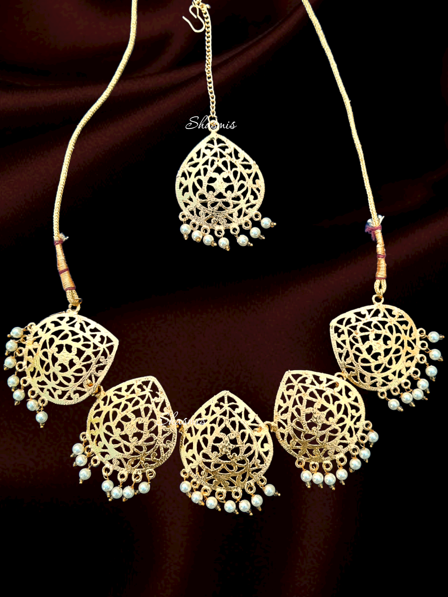 Golden Plated Tear Drop Design Necklace With Earrings and Mangtika