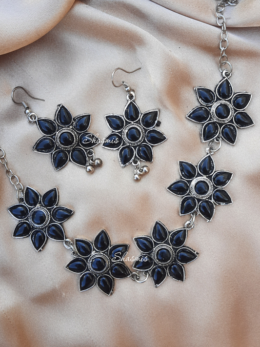 Black Color Stone Silver Necklace With Earrings