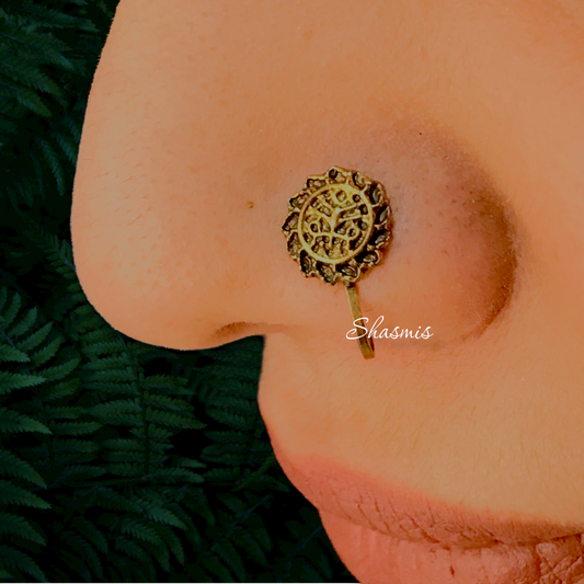 Gold Design Non-Pierced Nose Pin
