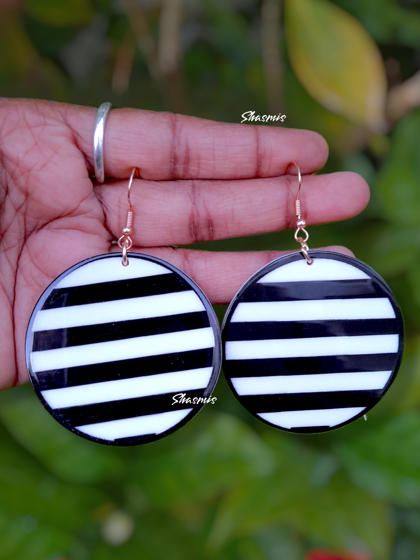 White and Black Coin Design Fashion Earrings