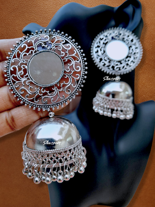 Rama Blue Stone With Golden Design Tear Drop Rings