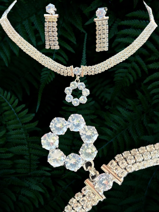 Silver Zircon Diamond Necklace With Flower Pendant  And Earrings