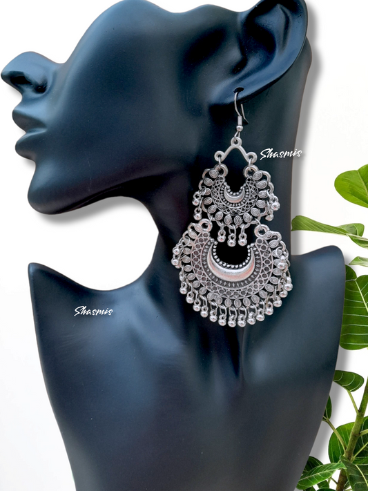 Rama Blue Stone With Golden Design Tear Drop Rings