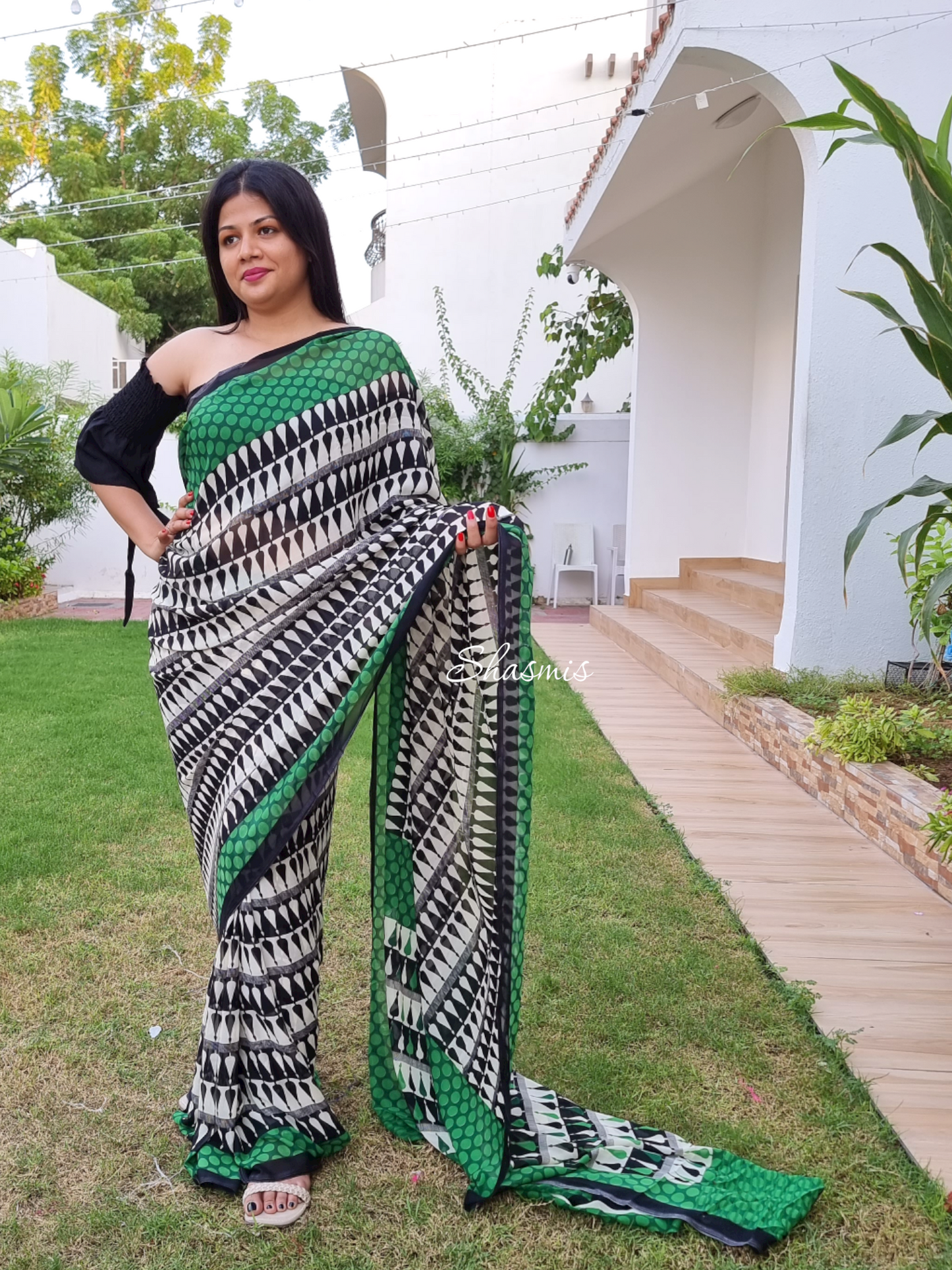 Green And White Color Georgette Saree