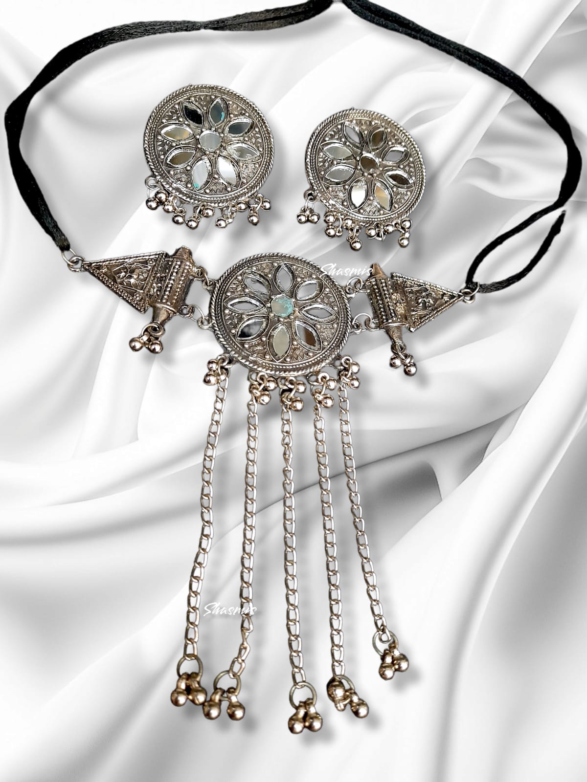 Silver Necklace And Earrings With Ghungroo on Drop